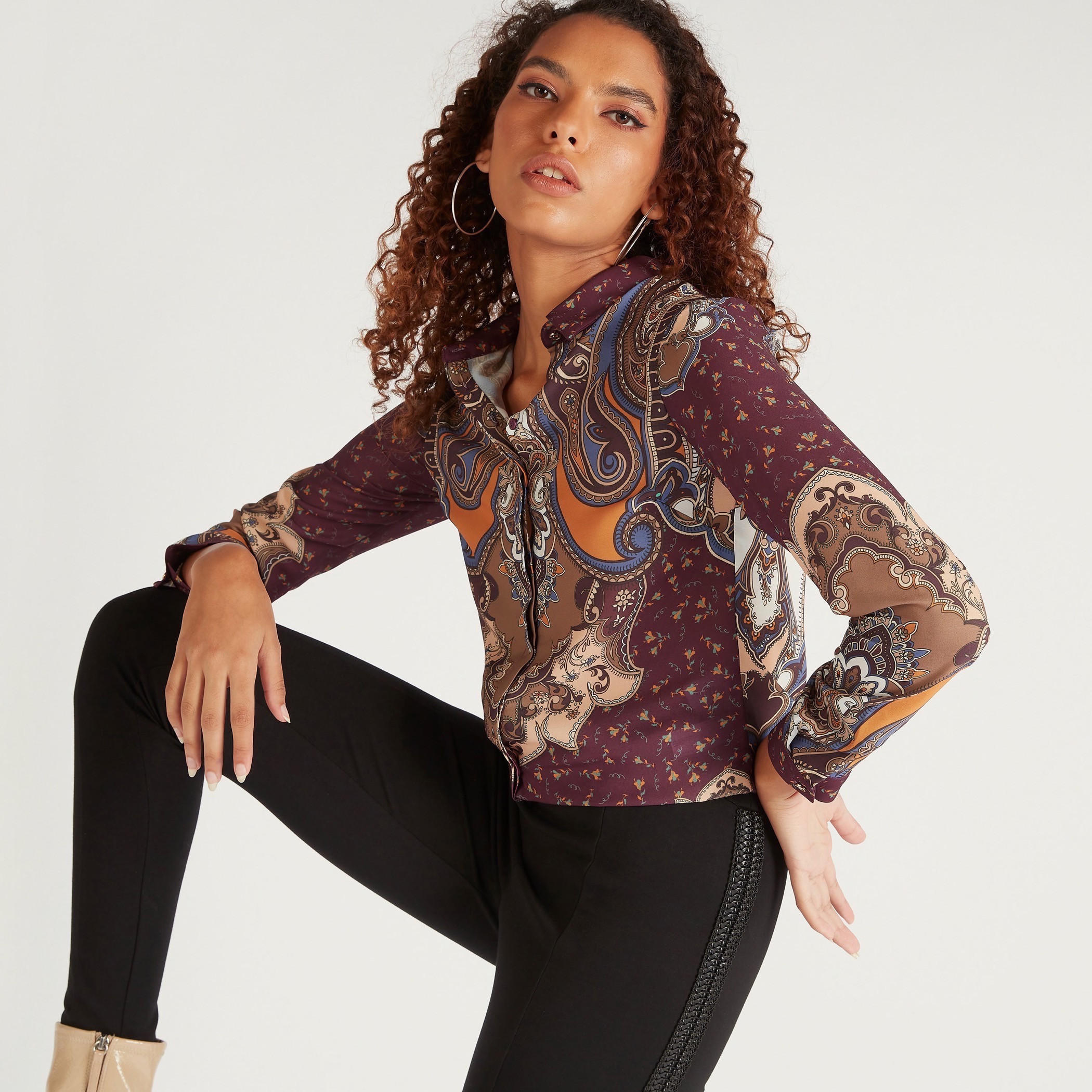 قميص بطبعات وأكمام طويلة وزر إغلاق من آيكونيك-women-clothing-shirtsandblouses-shirts-image-5