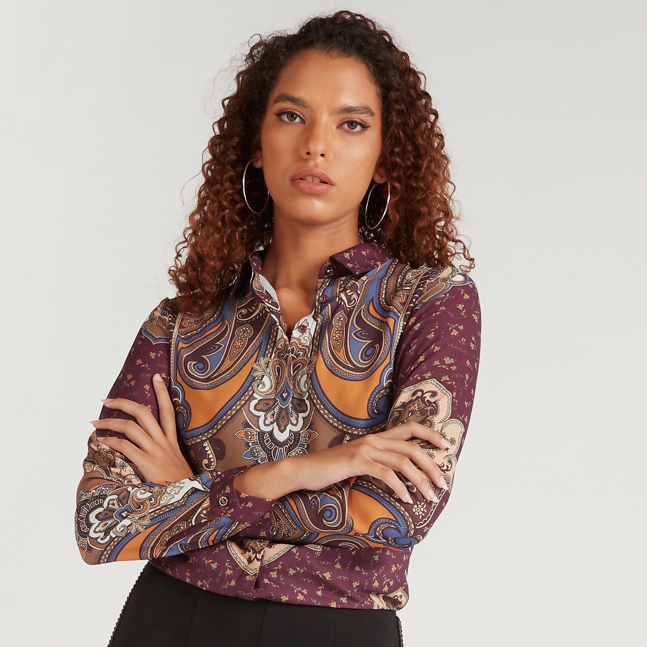 قميص بطبعات وأكمام طويلة وزر إغلاق من آيكونيك-women-clothing-shirtsandblouses-shirts-image-1