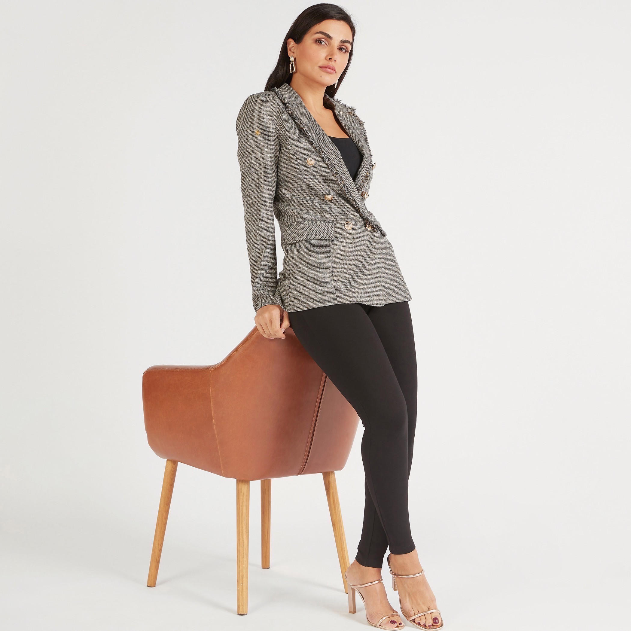 جاكيت بارز الملمس بياقة مطوية وتفاصيل شراشيب من آيكونيك-women-clothing-coatsandjackets-blazers-image-2