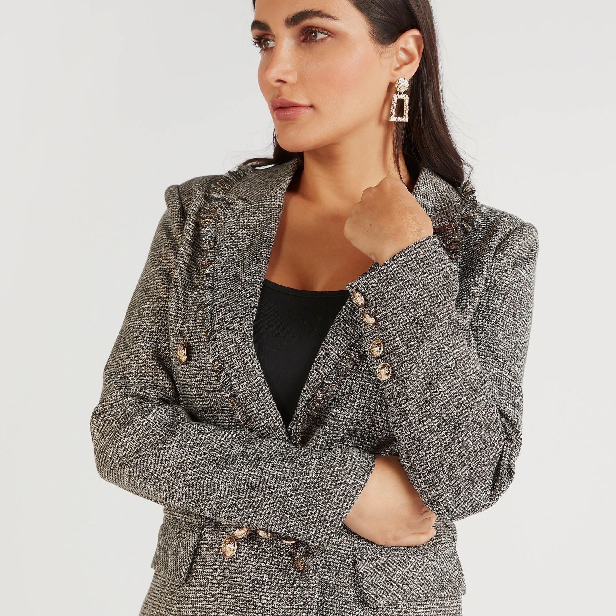 جاكيت بارز الملمس بياقة مطوية وتفاصيل شراشيب من آيكونيك-women-clothing-coatsandjackets-blazers-image-5
