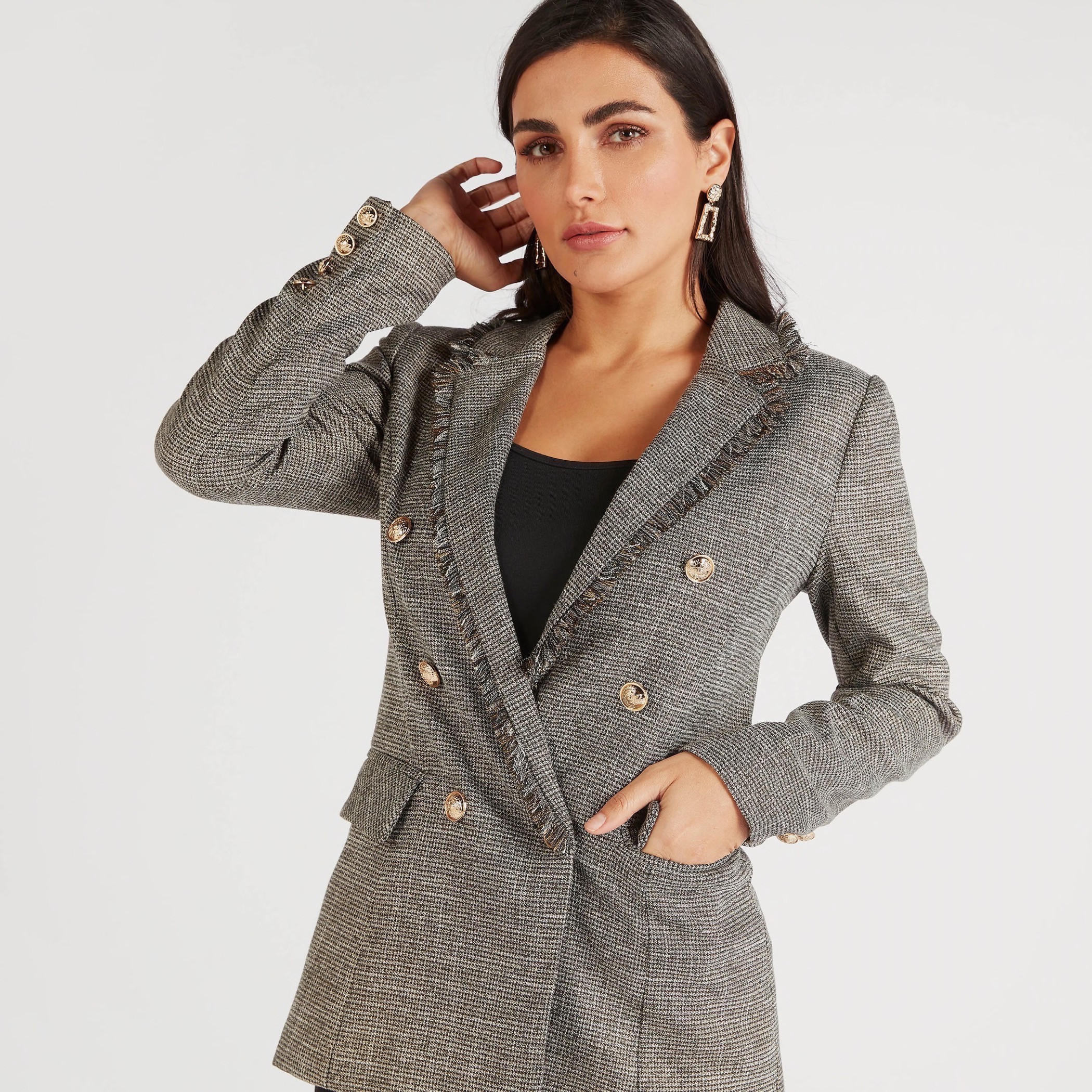 جاكيت بارز الملمس بياقة مطوية وتفاصيل شراشيب من آيكونيك-women-clothing-coatsandjackets-blazers-image-6