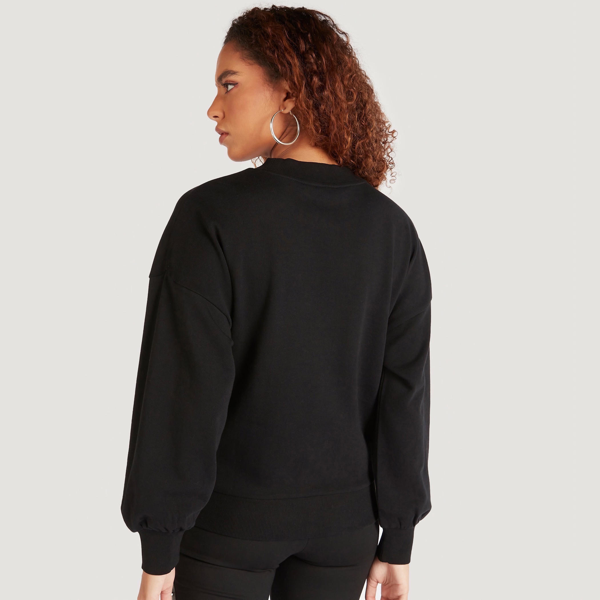 سويت شيرت مطرّز بأكمام طويلة من آيكونيك-women-winterwear-hoodiesandsweatshirts-sweatshirts-image-4