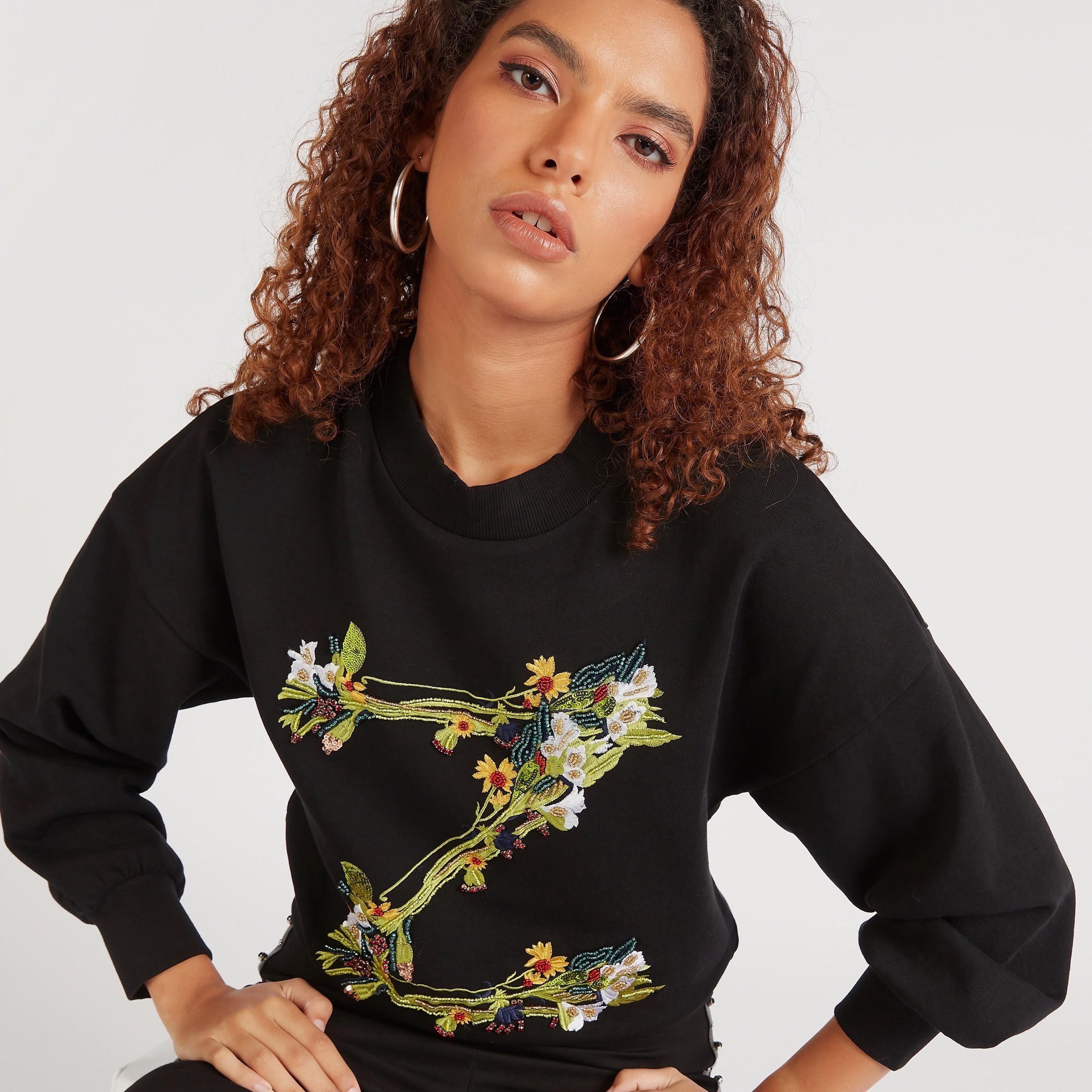 سويت شيرت مطرّز بأكمام طويلة من آيكونيك-women-winterwear-hoodiesandsweatshirts-sweatshirts-image-6