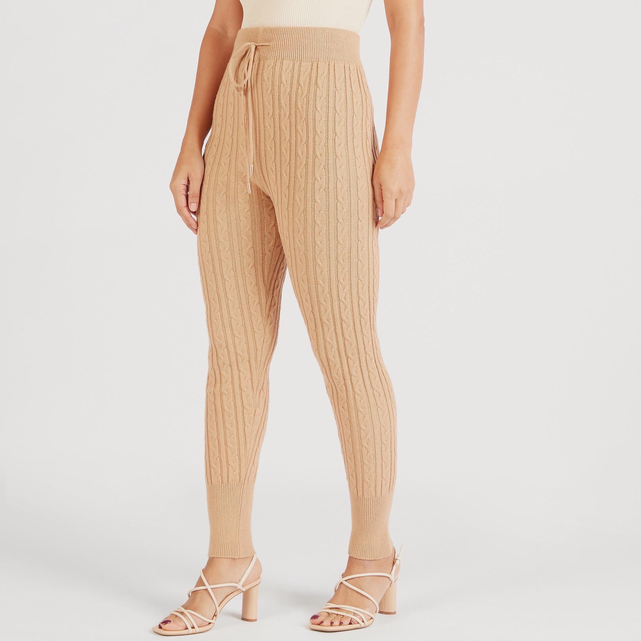 بنطلون رياضي بقصّة سليم بارز الملمس ورباط إغلاق من آيكونيك-women-clothing-bottoms-joggers-image-1