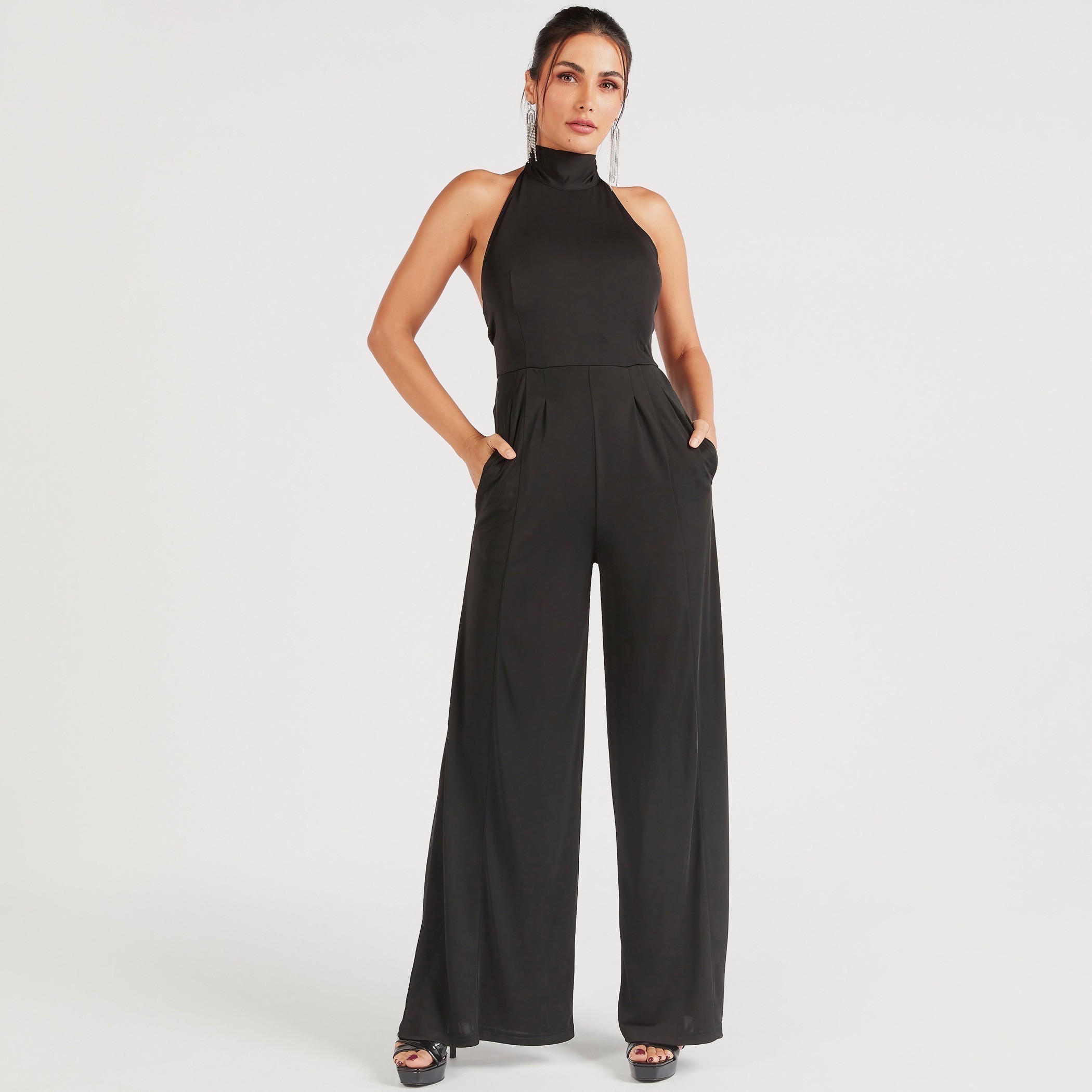 جمبسوت سادة طويل بجيوب وياقة هالتر من آيكونيك-women-clothing-jumpsuits-image-1