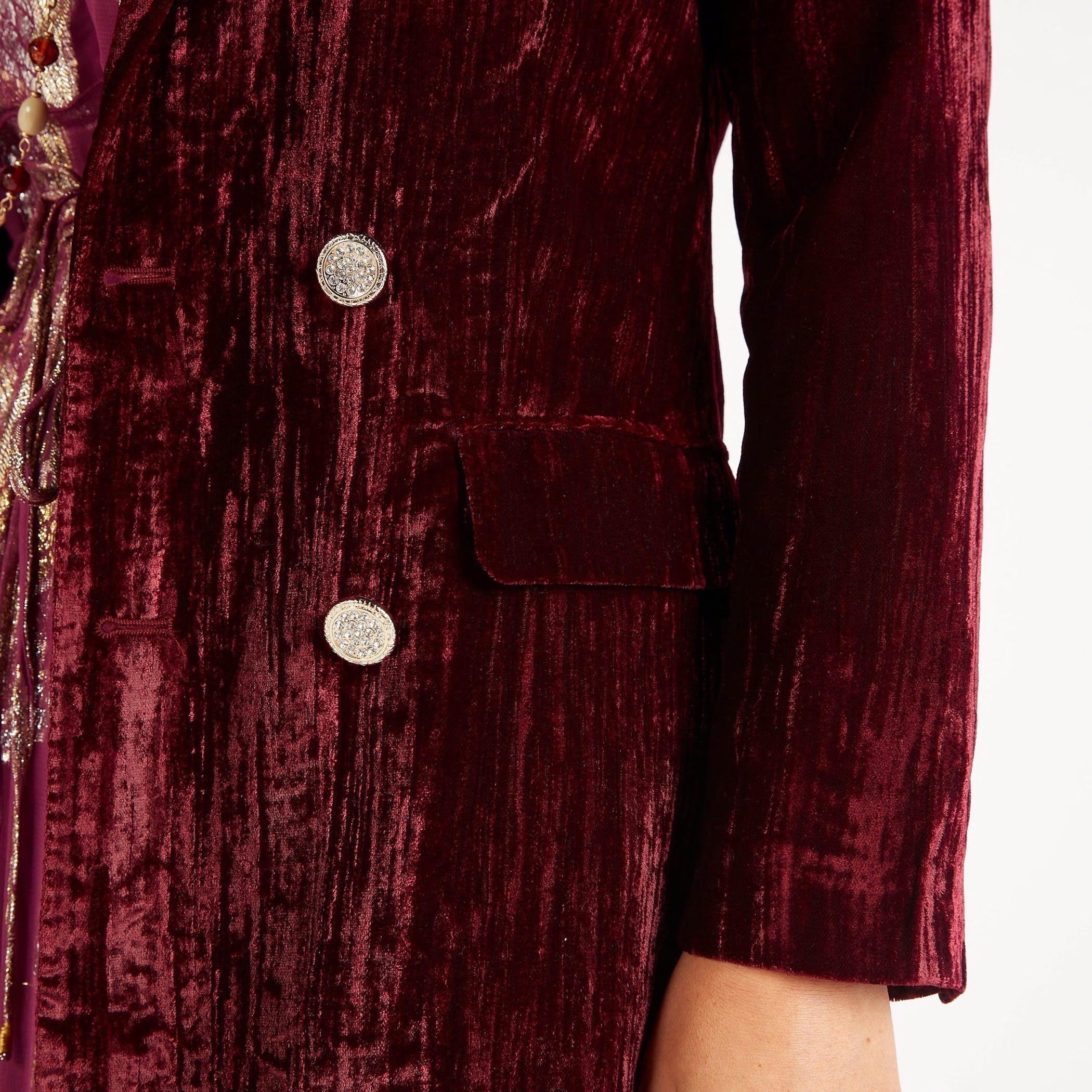 جاكيت طويل بارز الملمس بأكمام طويلة من آيكونيك-women-winterwear-coatsandjackets-jackets-image-1
