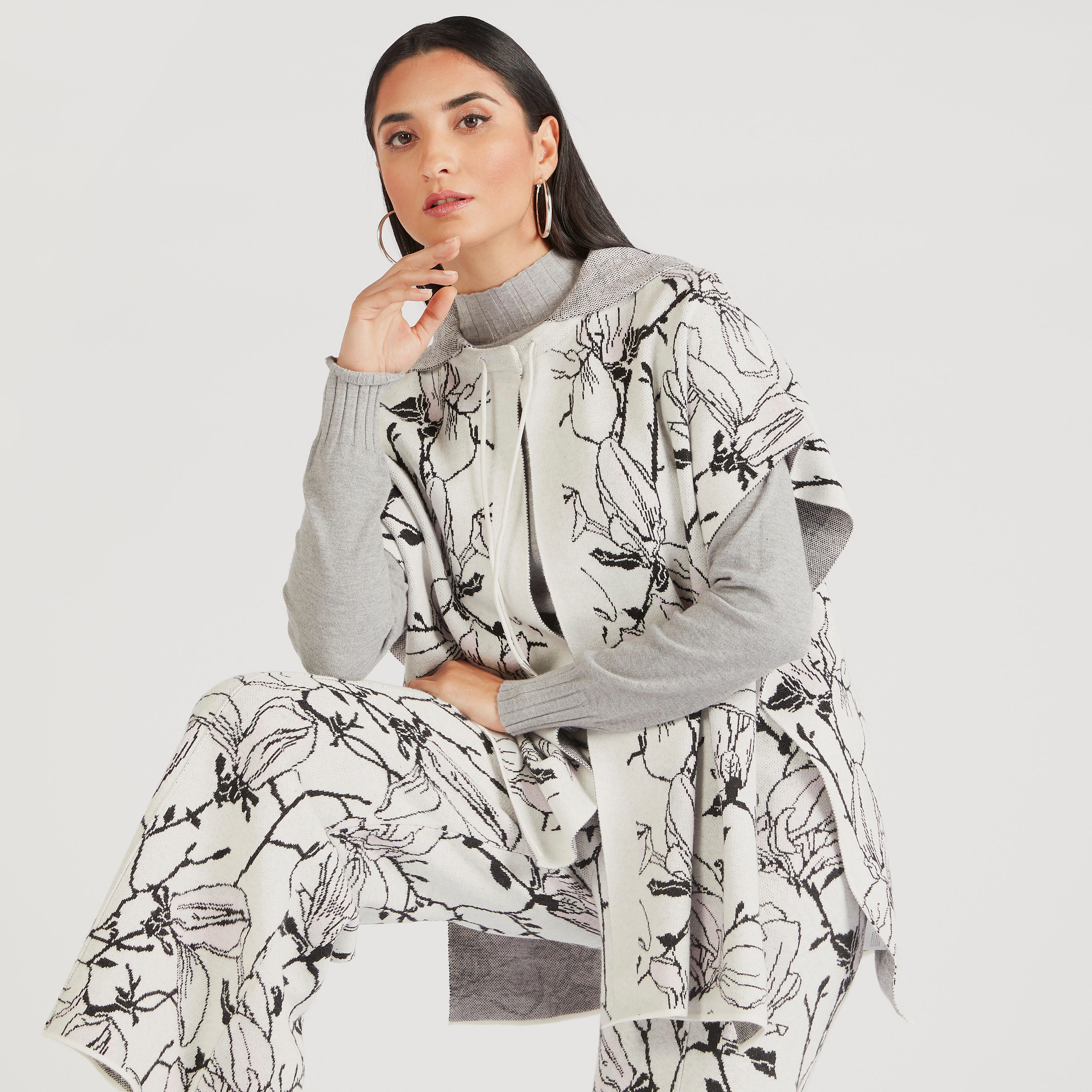سترة فضفاضة بقبّعة وأكمام قصيرة وأزرار على الياقة من أيكونك-women-winterwear-coatsandjackets-jackets-image-1
