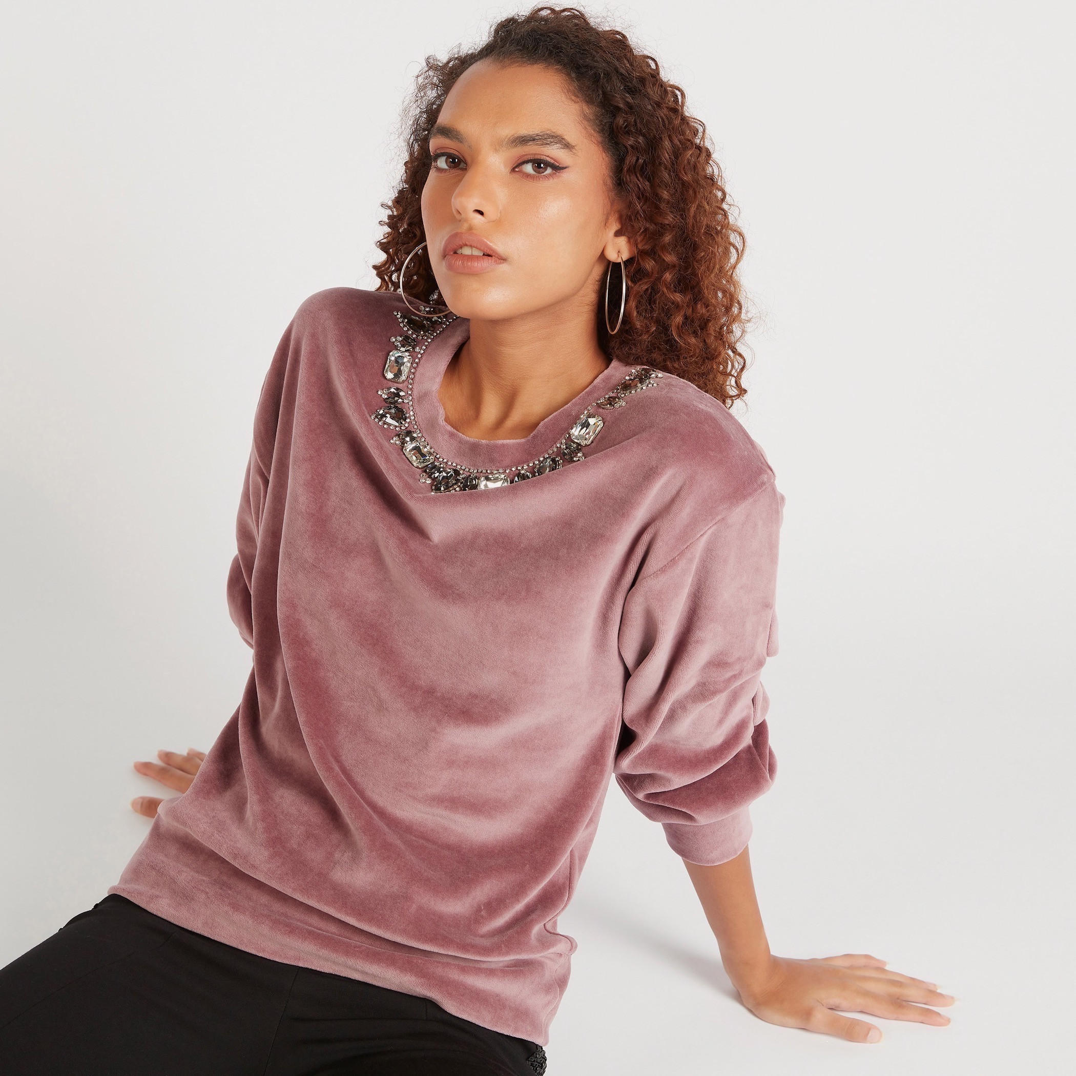 Iconic Embellished Sweatshirt with Crew Neck and Long Sleeves-women-winterwear-hoodiesandsweatshirts-sweatshirts-image-6