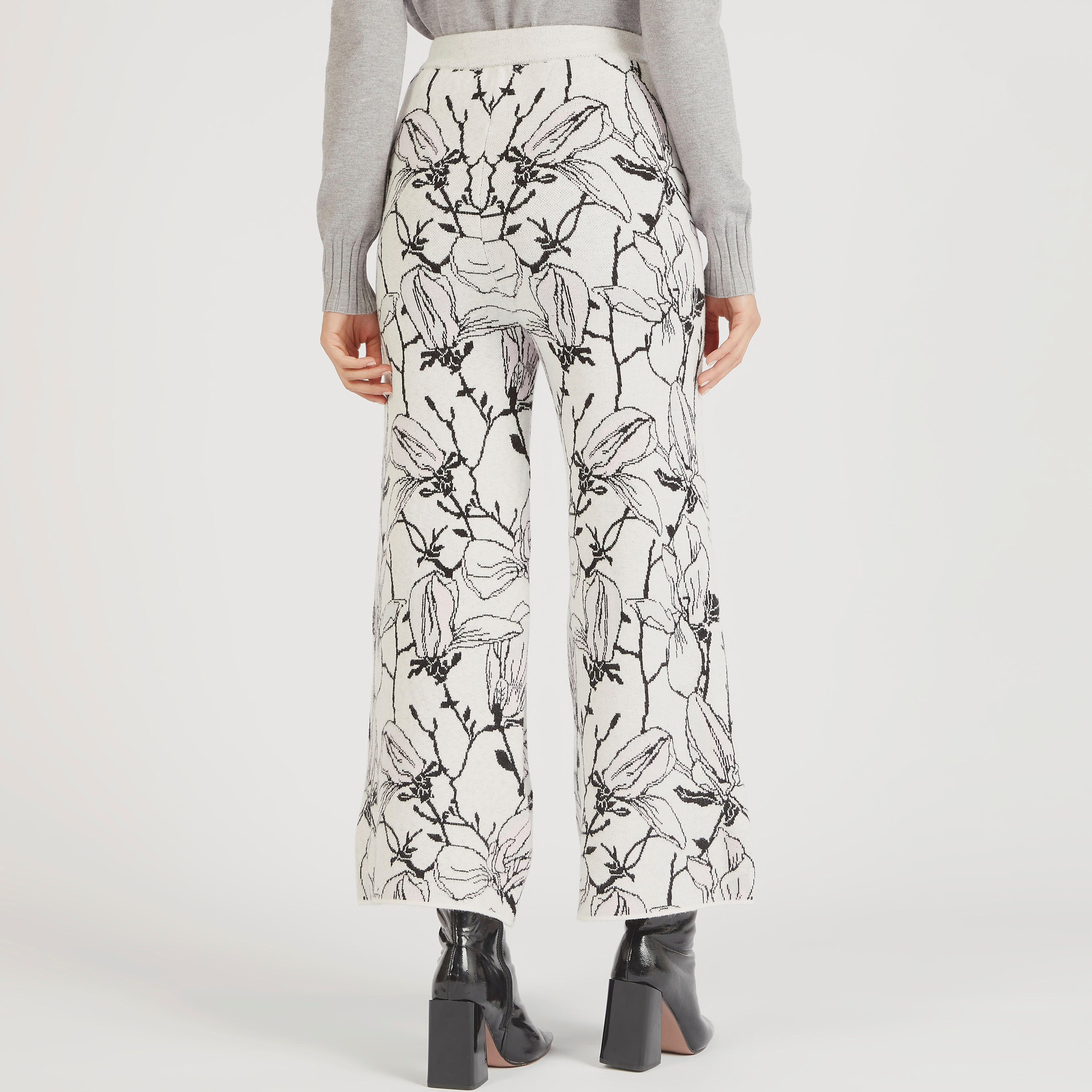 بنطلون رياضي واسع الساقين برباط إغلاق وتزيينات من آيكونيك-women-clothing-bottoms-trousers-image-4