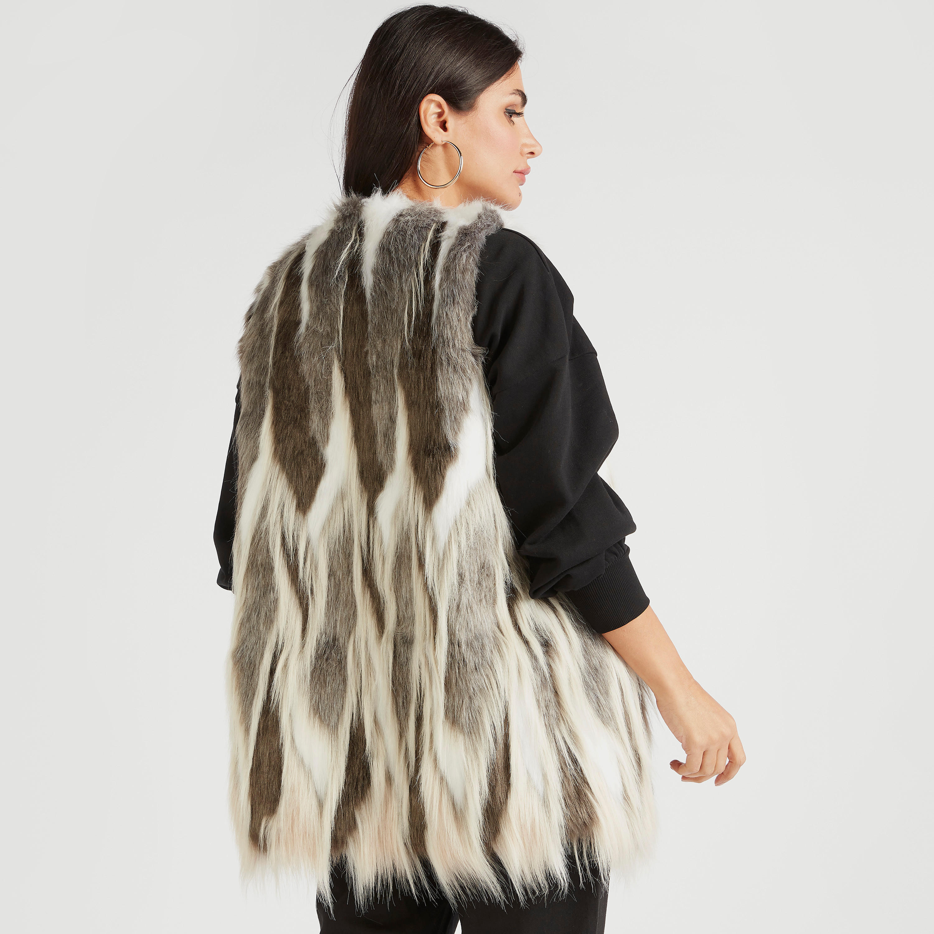 جاكيت طويل بارز الملمس دون أكمام من آيكونيك-women-winterwear-coatsandjackets-jackets-image-4