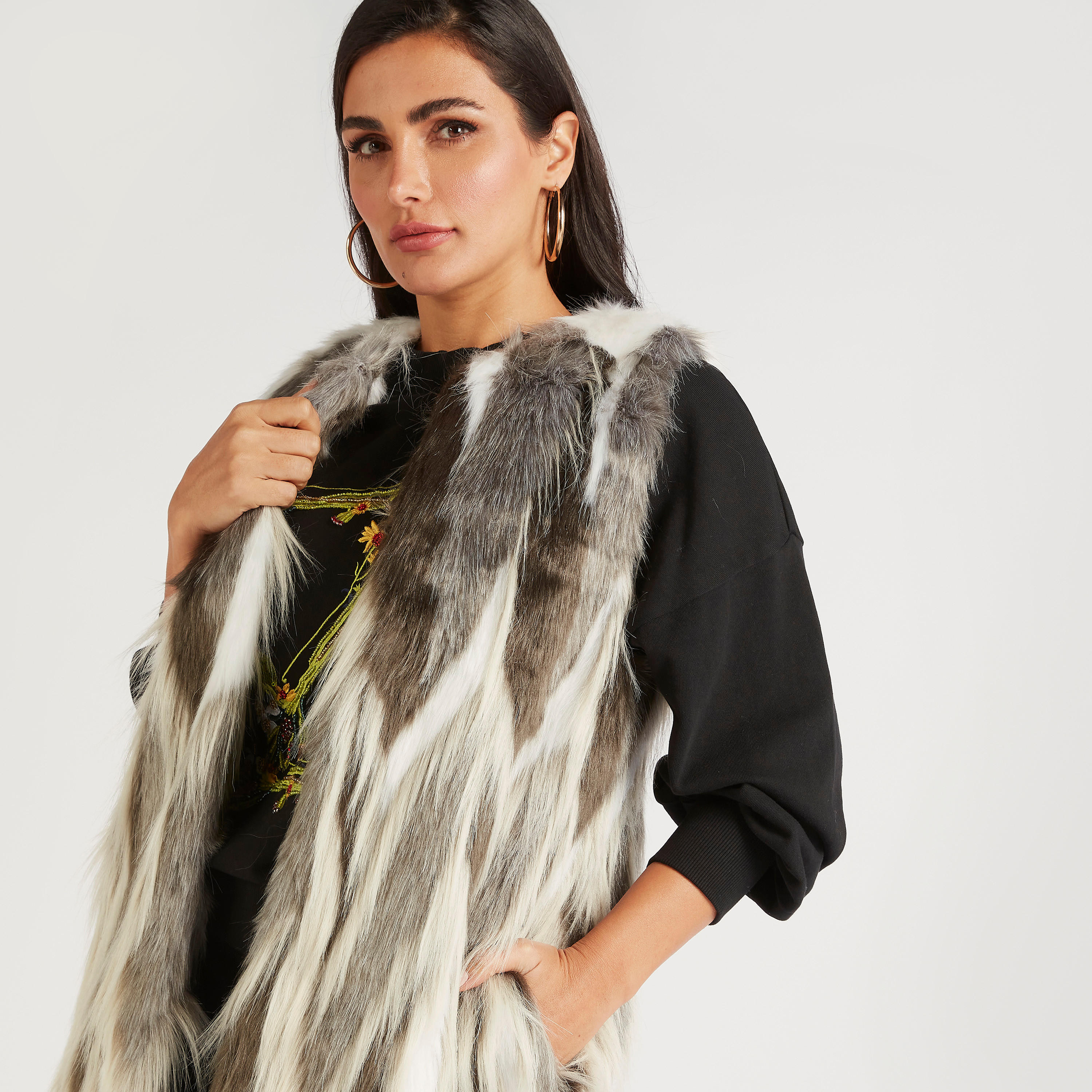 جاكيت طويل بارز الملمس دون أكمام من آيكونيك-women-winterwear-coatsandjackets-jackets-image-5