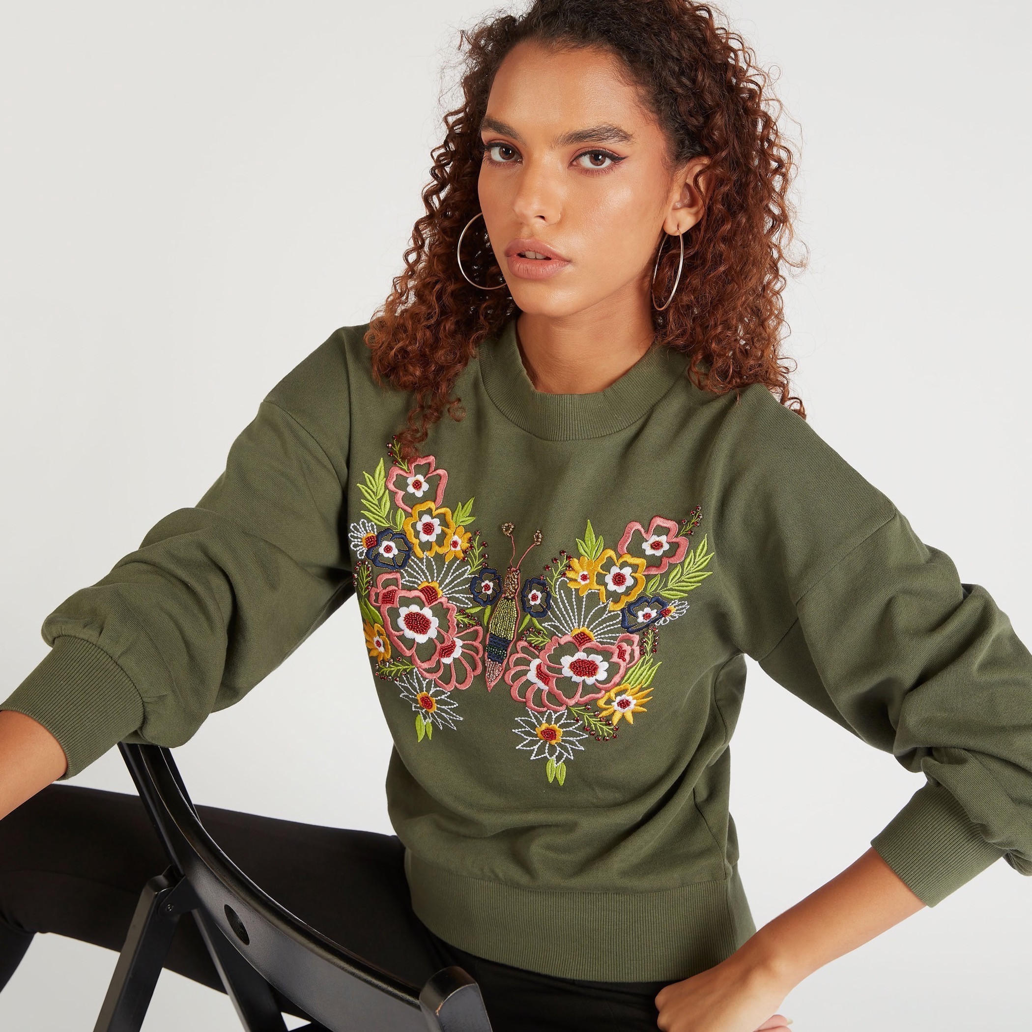 سويت شيرت مطرّز بأكتاف منسدلة من آيكونيك-women-winterwear-hoodiesandsweatshirts-sweatshirts-image-1