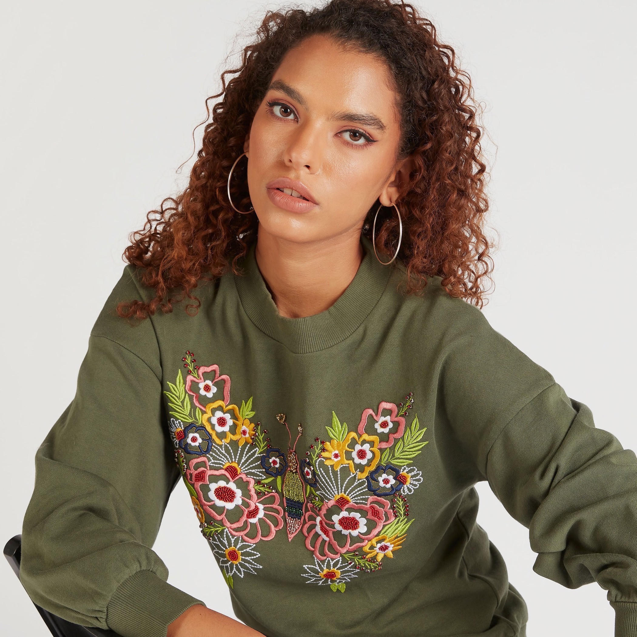 سويت شيرت مطرّز بأكتاف منسدلة من آيكونيك-women-winterwear-hoodiesandsweatshirts-sweatshirts-image-6