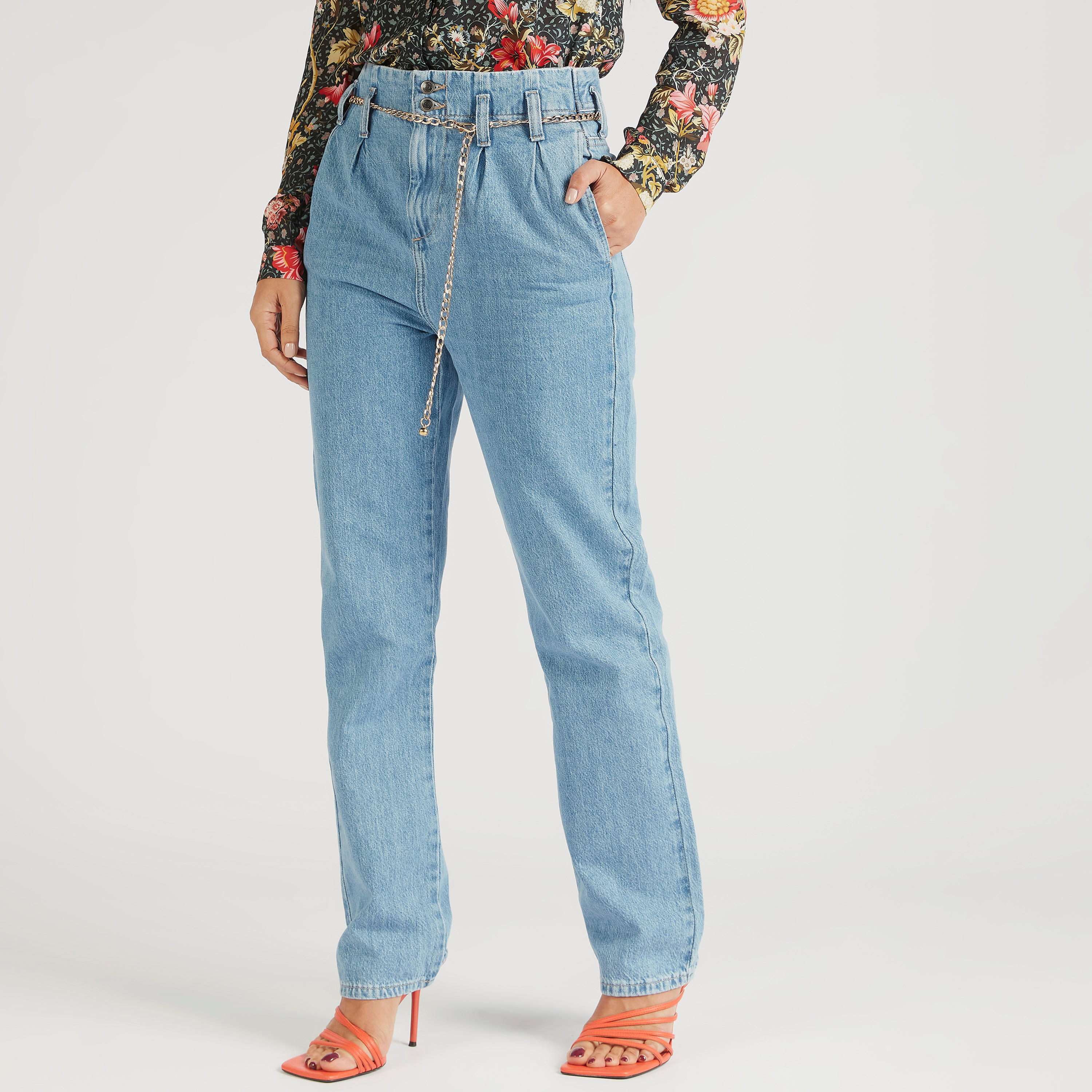 بنطلون جينز دينم مكشكش بخصر متوسط الارتفاع وجيوب وحزام سلسلة من أيكونك-women-clothing-bottoms-jeans-image-4