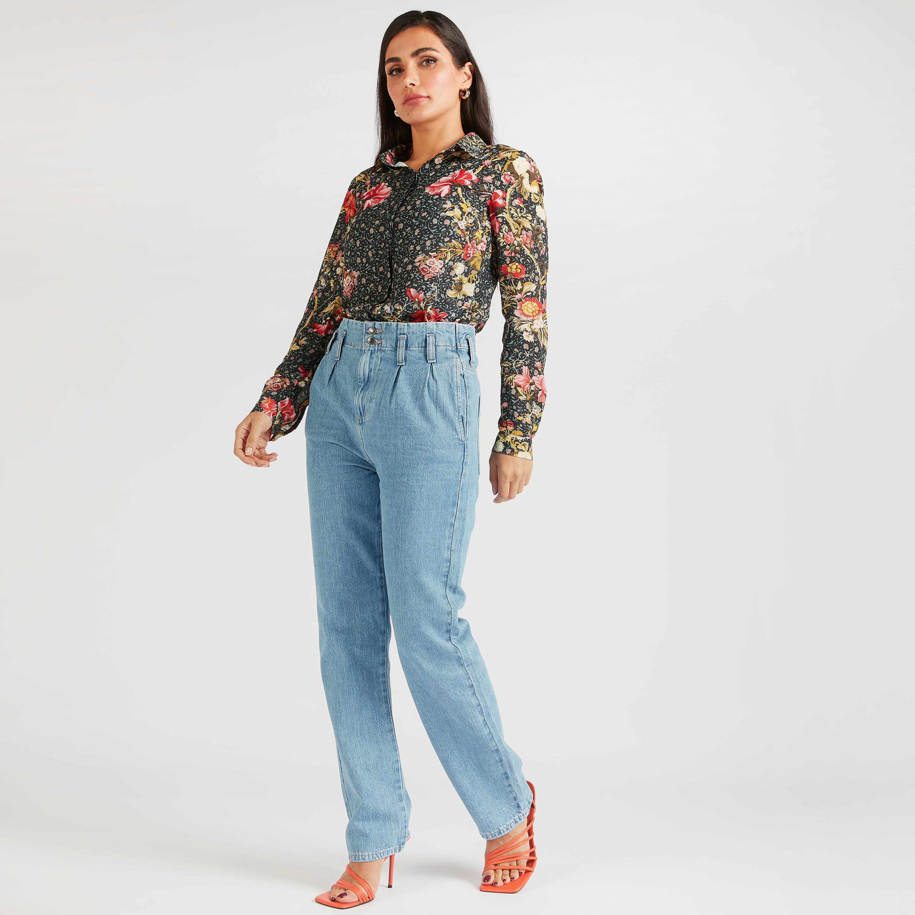 بنطلون جينز دينم مكشكش بخصر متوسط الارتفاع وجيوب وحزام سلسلة من أيكونك-women-clothing-bottoms-jeans-image-3