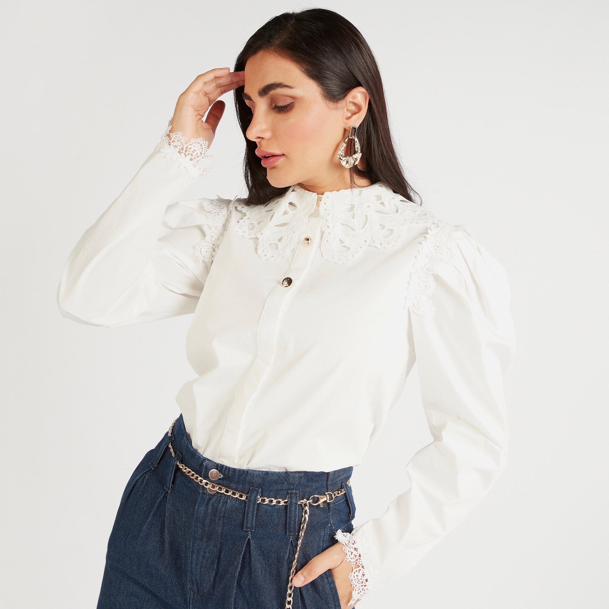 بلوزة مطرّزة بأكمام طويلة وتفاصيل شيفلي من آيكونيك-women-clothing-shirtsandblouses-blouses-image-1