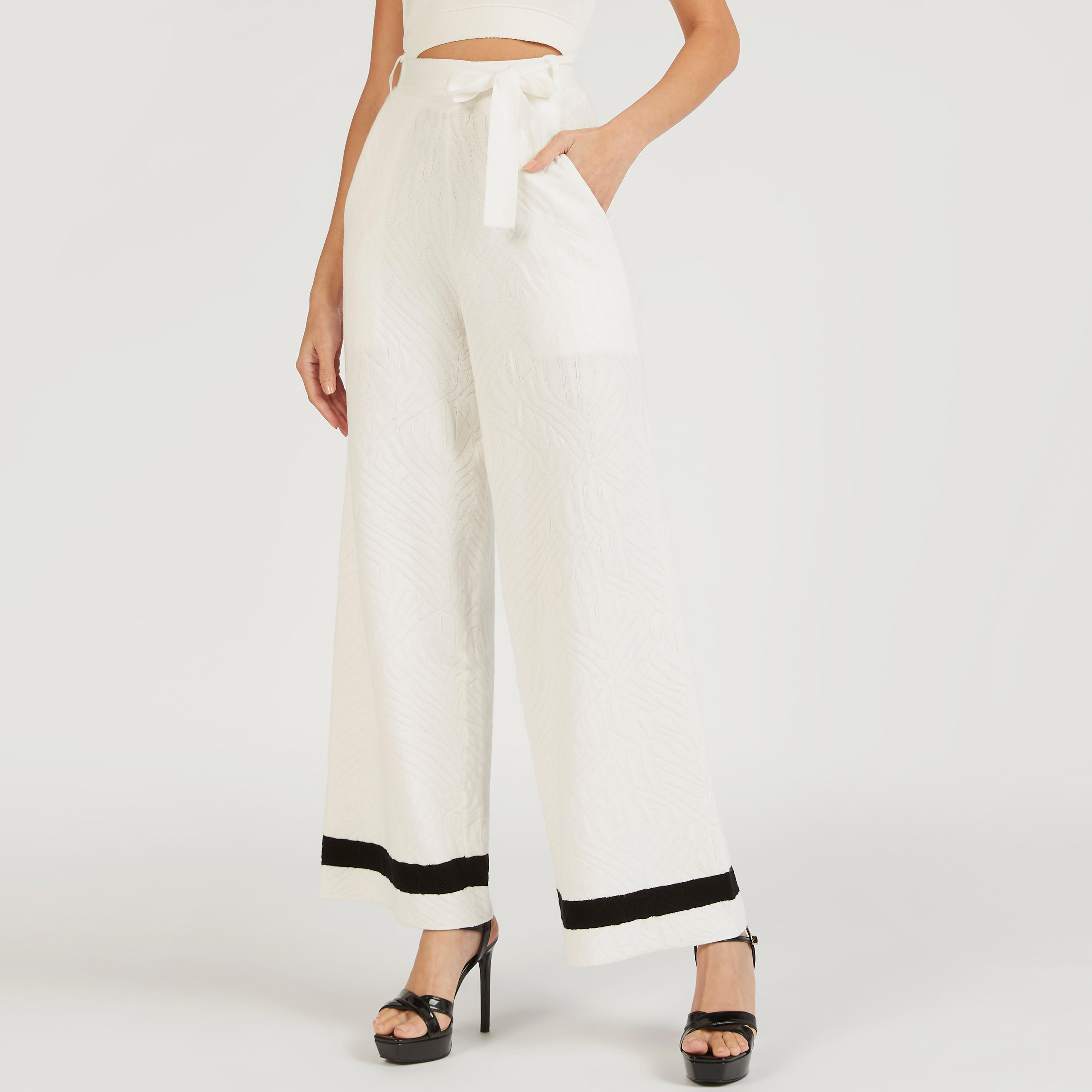 بنطلون بلازو بارز الملمس بتفاصيل متباينة وجيوب من آيكونيك-women-clothing-bottoms-trousers-image-1