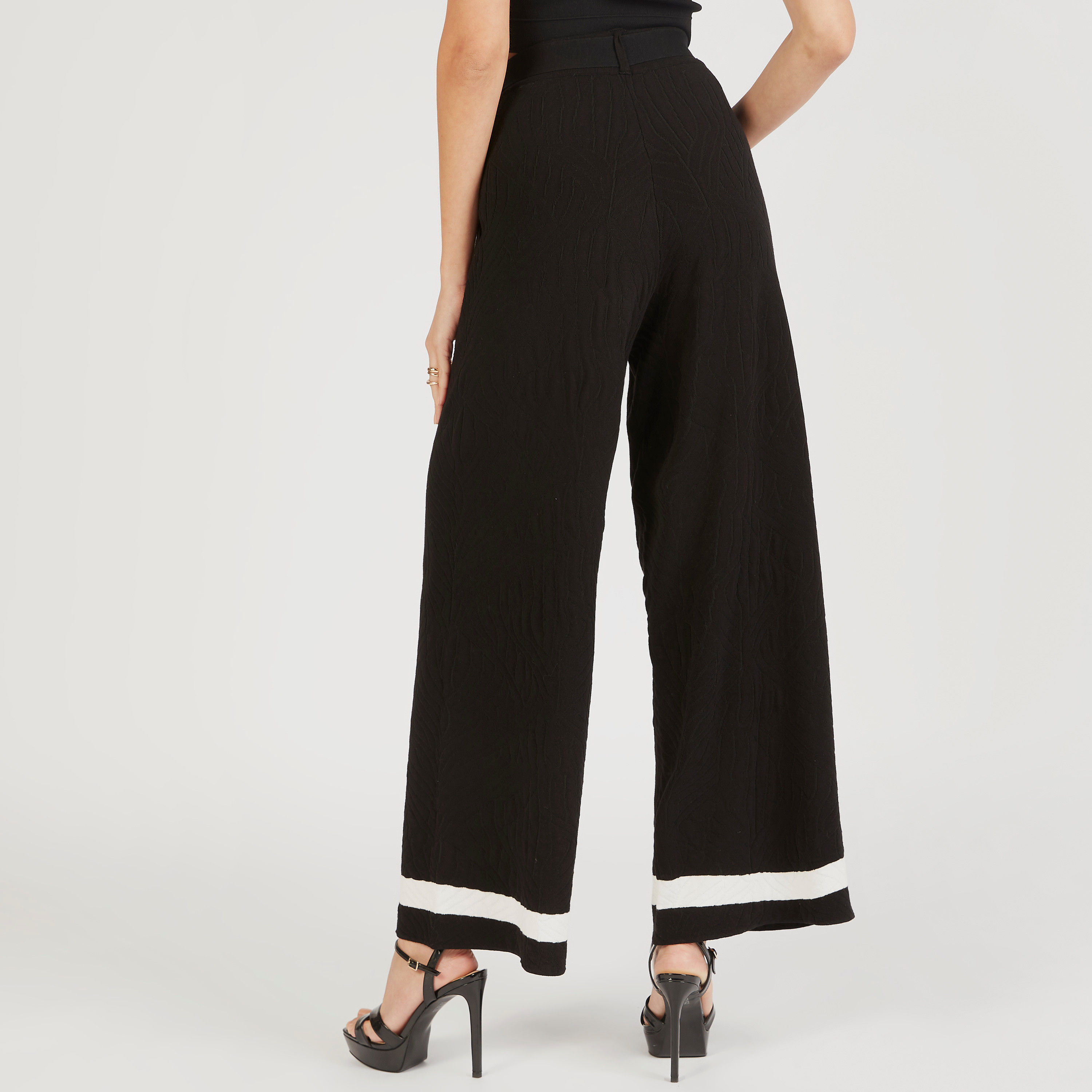 بنطلون بلازو بارز الملمس بتفاصيل متباينة وجيوب من آيكونيك-women-clothing-bottoms-trousers-image-9