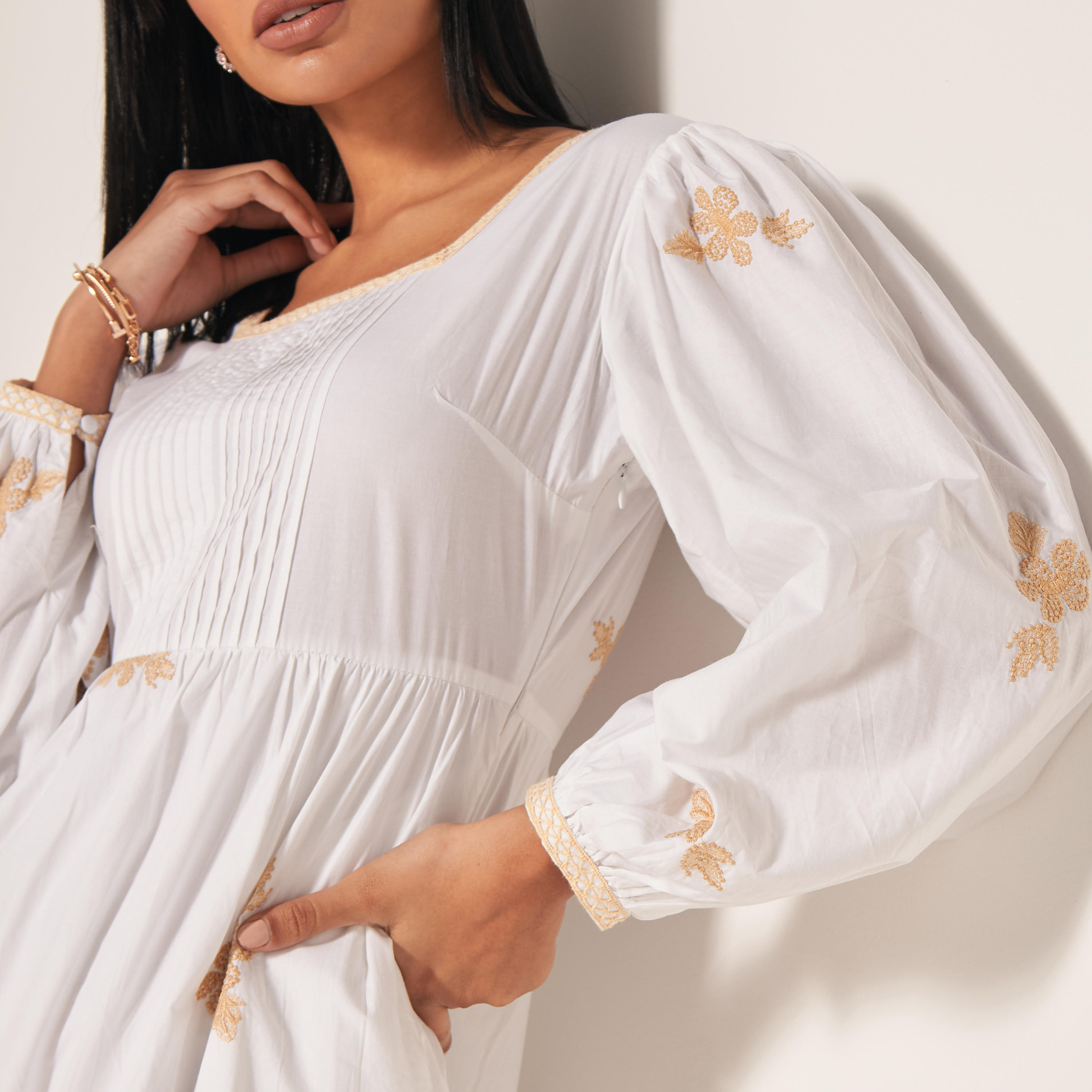 فستان طويل متعدد الطبقات بتطريز أزهار وكسرات من آيكونيك-women-clothing-dresses-image-4