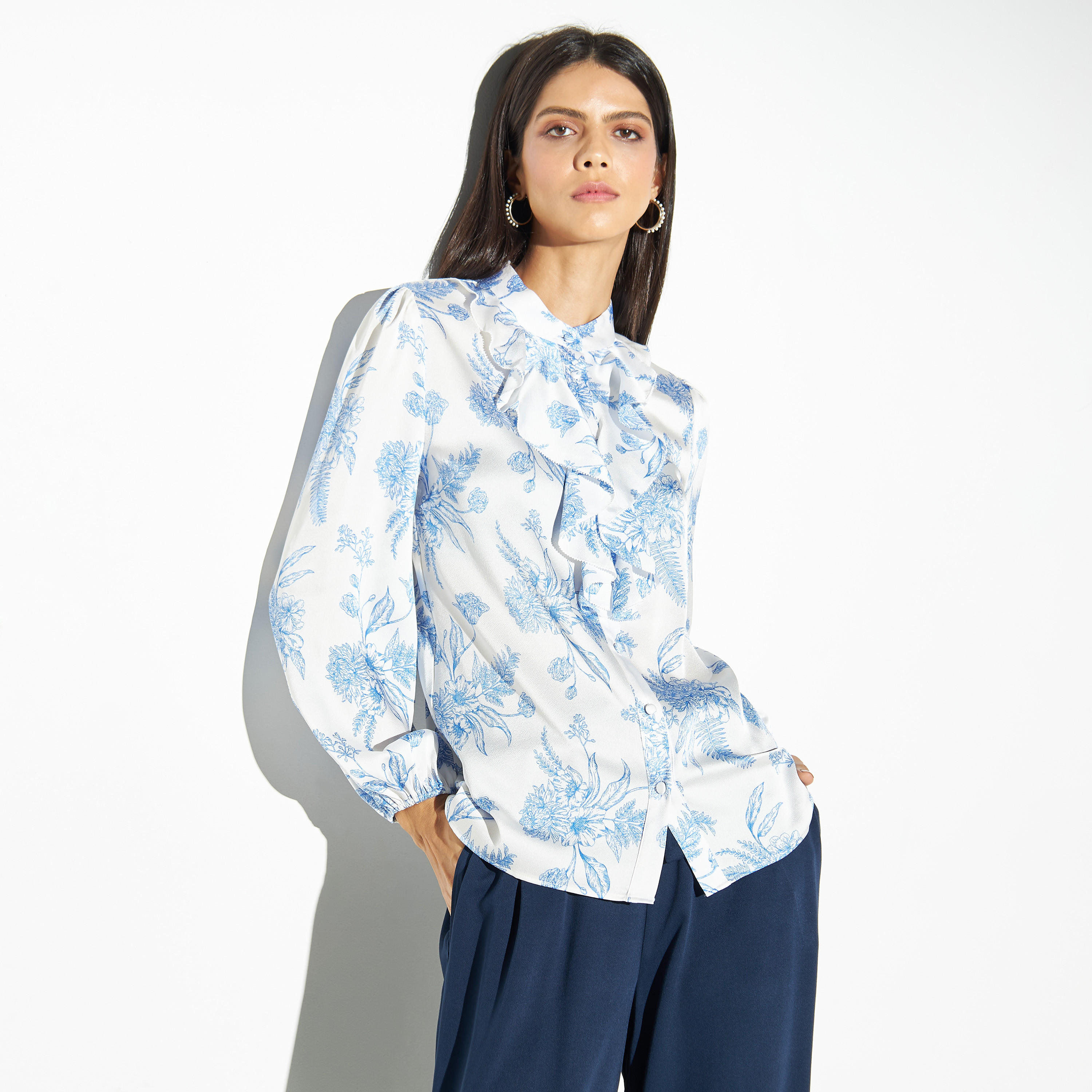 قميص بياقة ماندارين وكشكش وطبعات أزهار من آيكونيك-women-clothing-shirtsandblouses-shirts-image-5