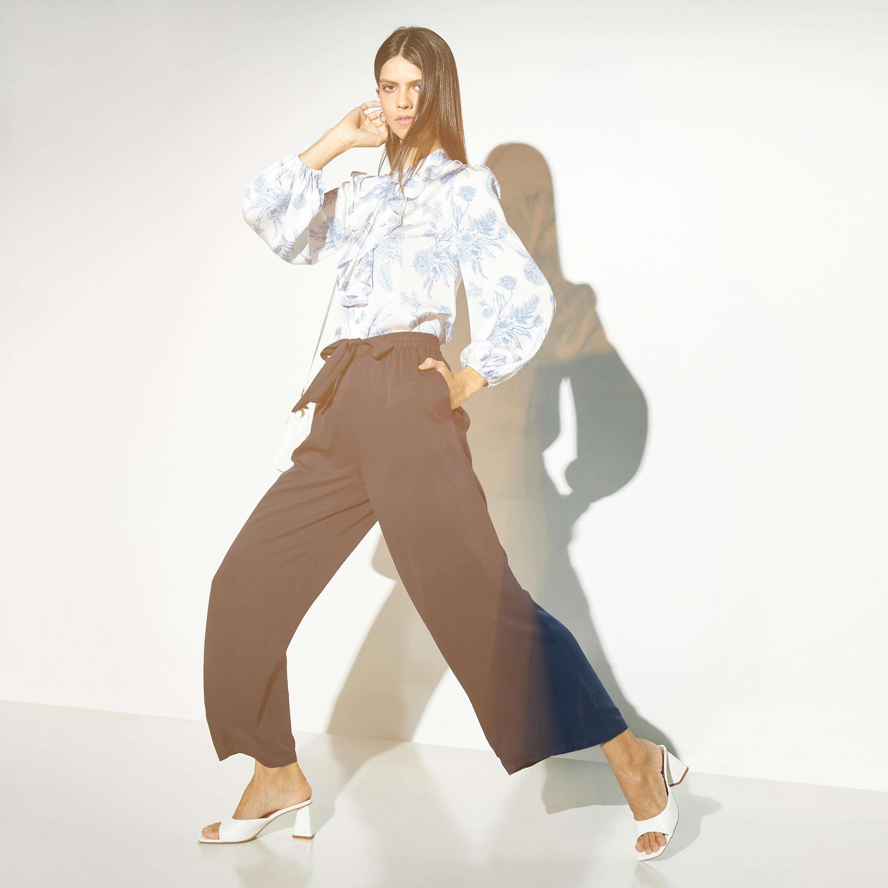 قميص بياقة ماندارين وكشكش وطبعات أزهار من آيكونيك-women-clothing-shirtsandblouses-shirts-image-7
