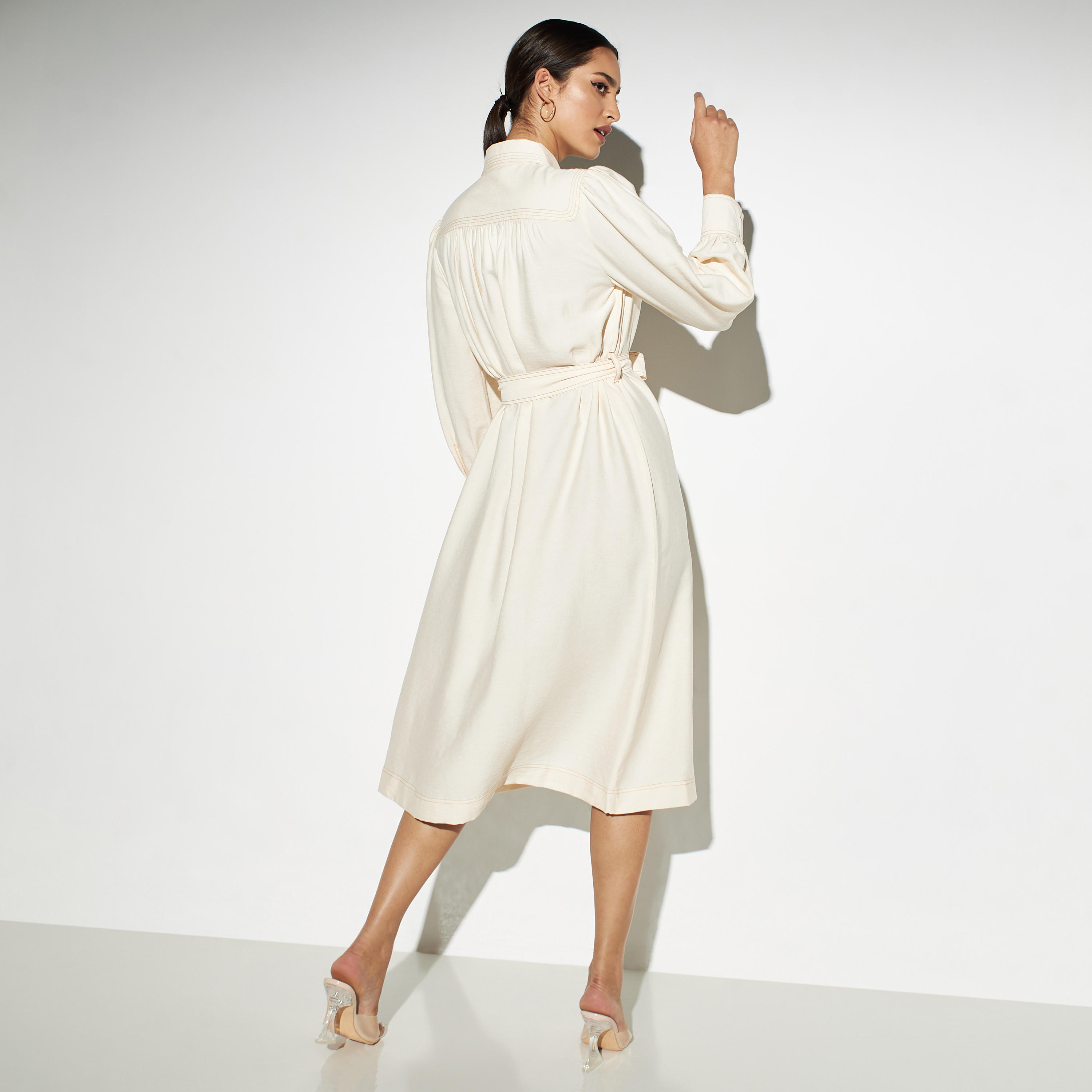 فستان سادة بأزرار بحزام ربط من أيكونيك-women-clothing-dresses-image-3