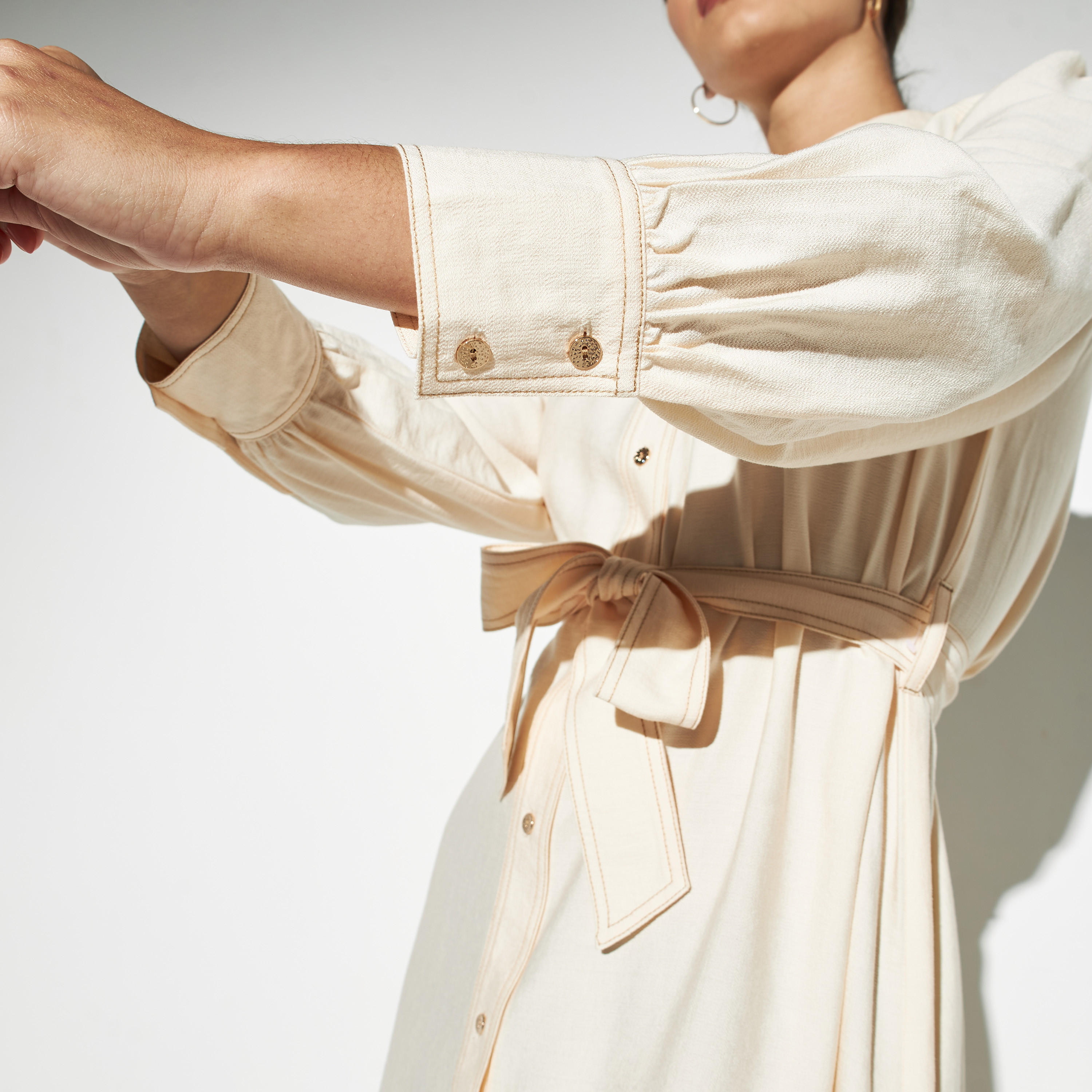 فستان سادة بأزرار بحزام ربط من أيكونيك-women-clothing-dresses-image-2