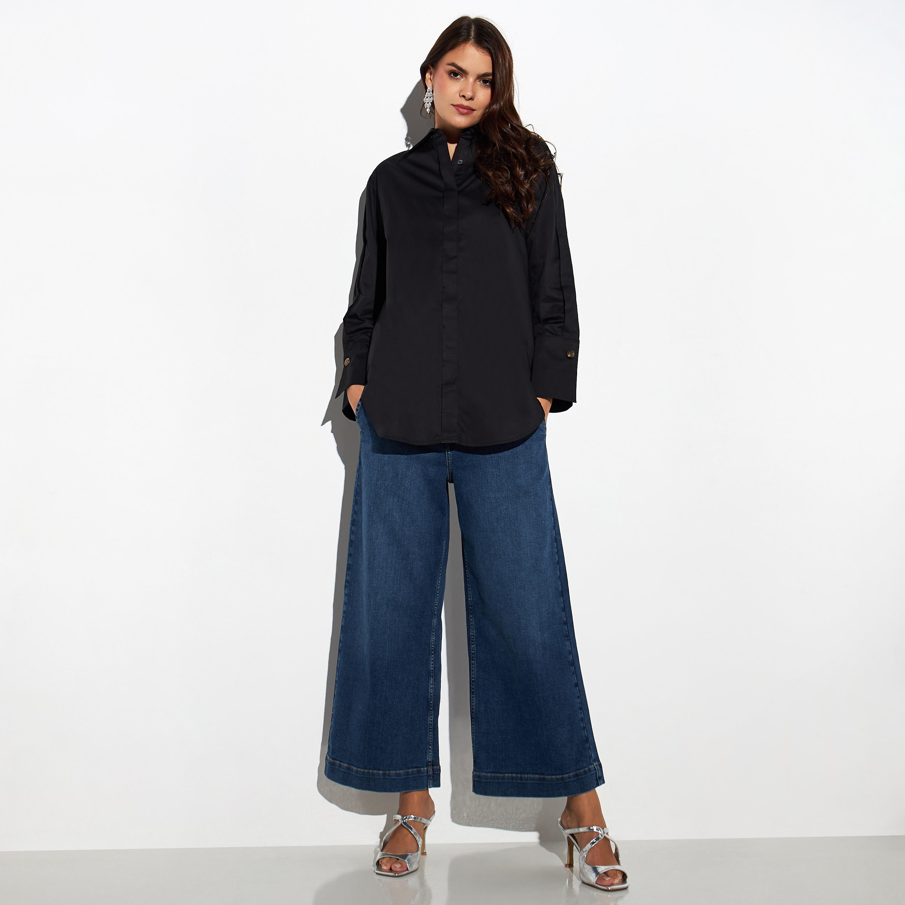 قميص سادة بأزرار وأكمام طويلة من آيكونيك-women-clothing-shirtsandblouses-shirts-image-3