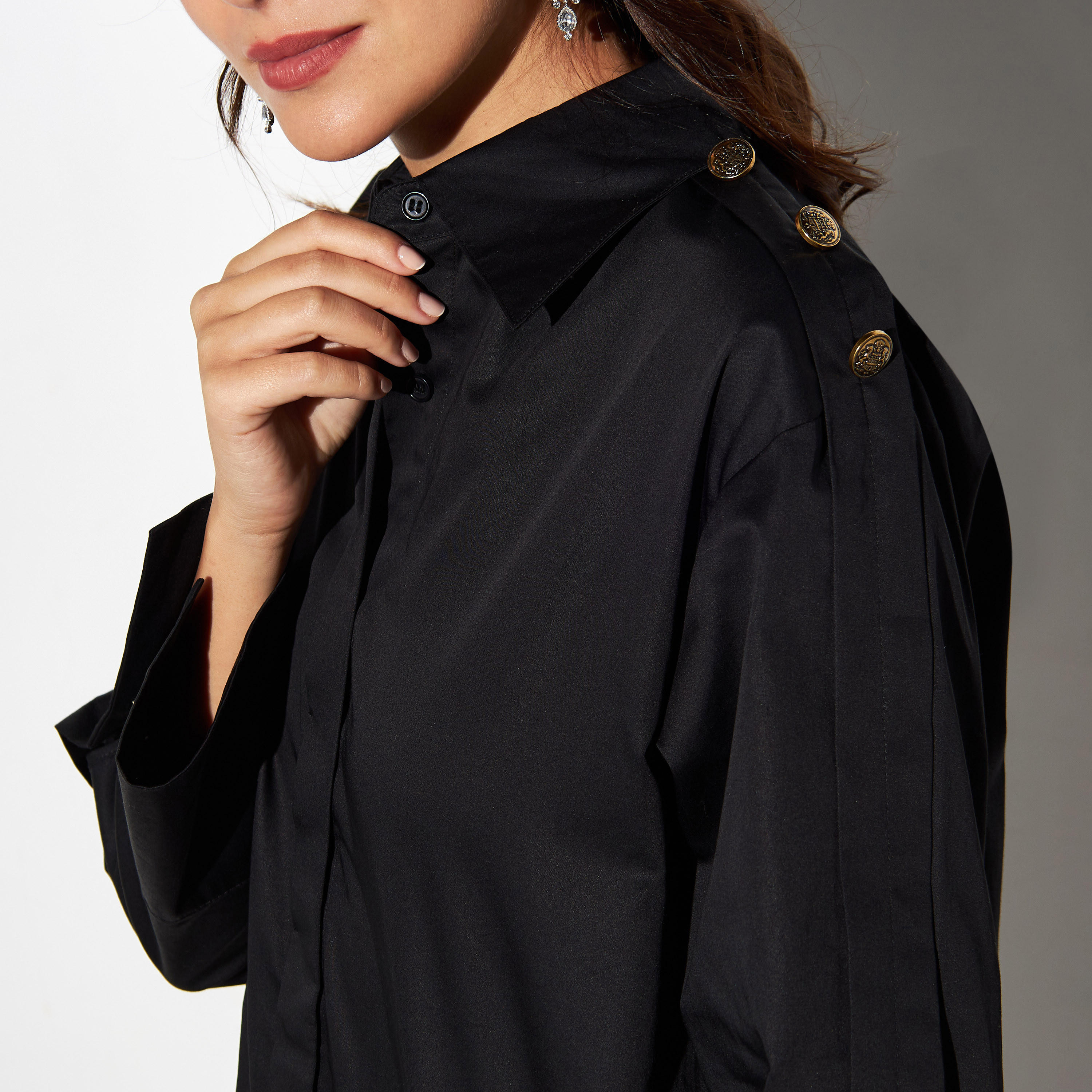 قميص سادة بأزرار وأكمام طويلة من آيكونيك-women-clothing-shirtsandblouses-shirts-image-2