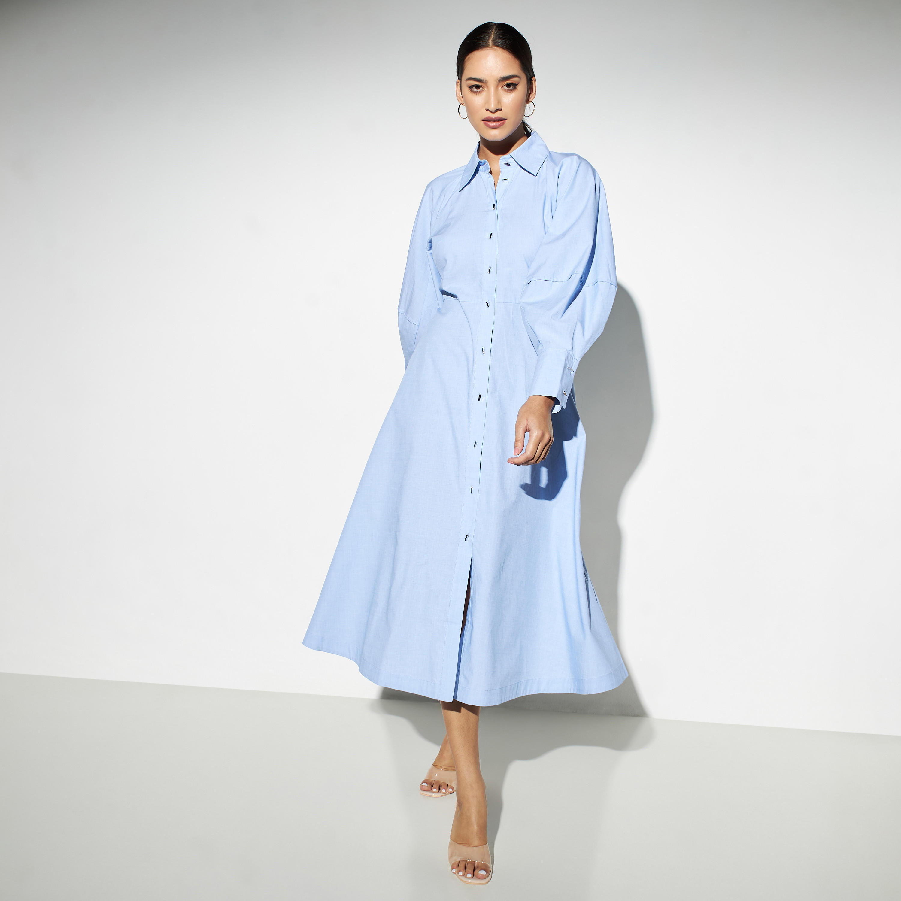قميص سادة بزر إغلاق بأكمام كبيرة من آيكونك-women-clothing-dresses-image-4