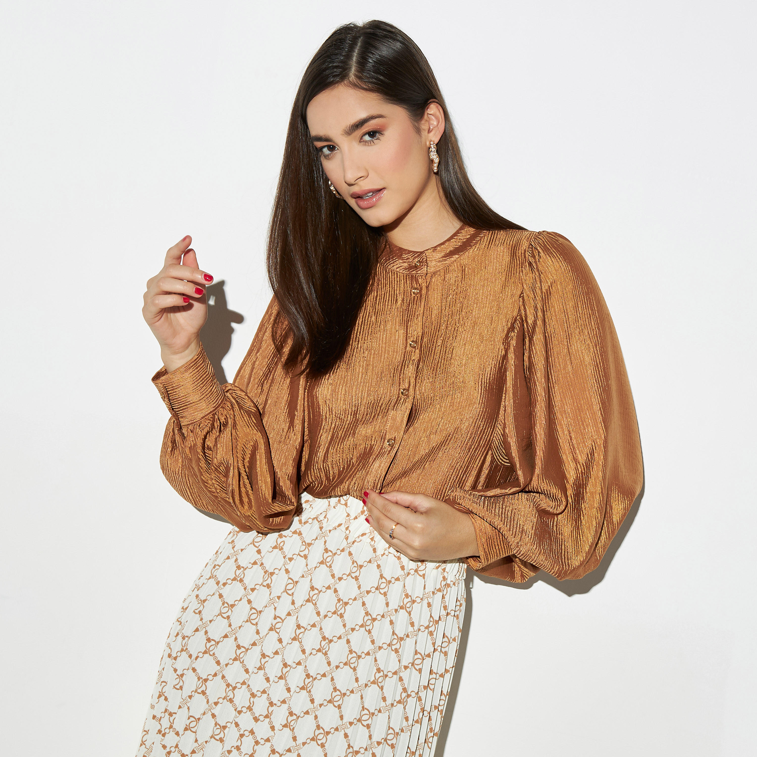 قميص بارز الملمس بياقة ماندرين وأكمام واسعة من آيكونيك-women-clothing-shirtsandblouses-shirts-image-1