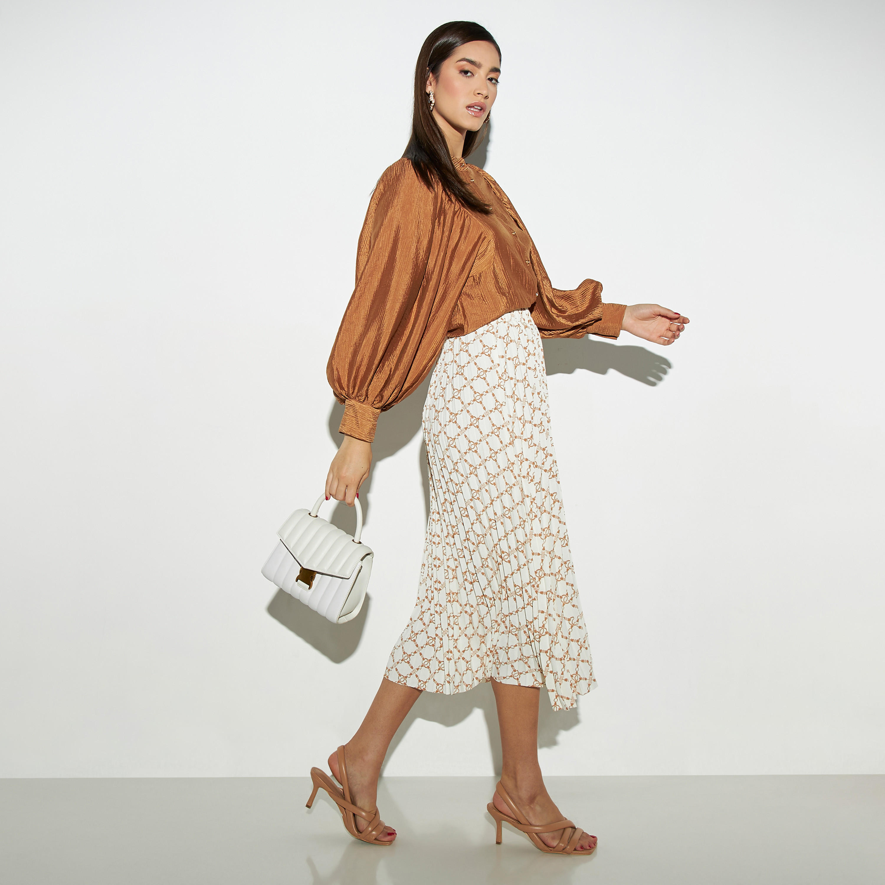 قميص بارز الملمس بياقة ماندرين وأكمام واسعة من آيكونيك-women-clothing-shirtsandblouses-shirts-image-2