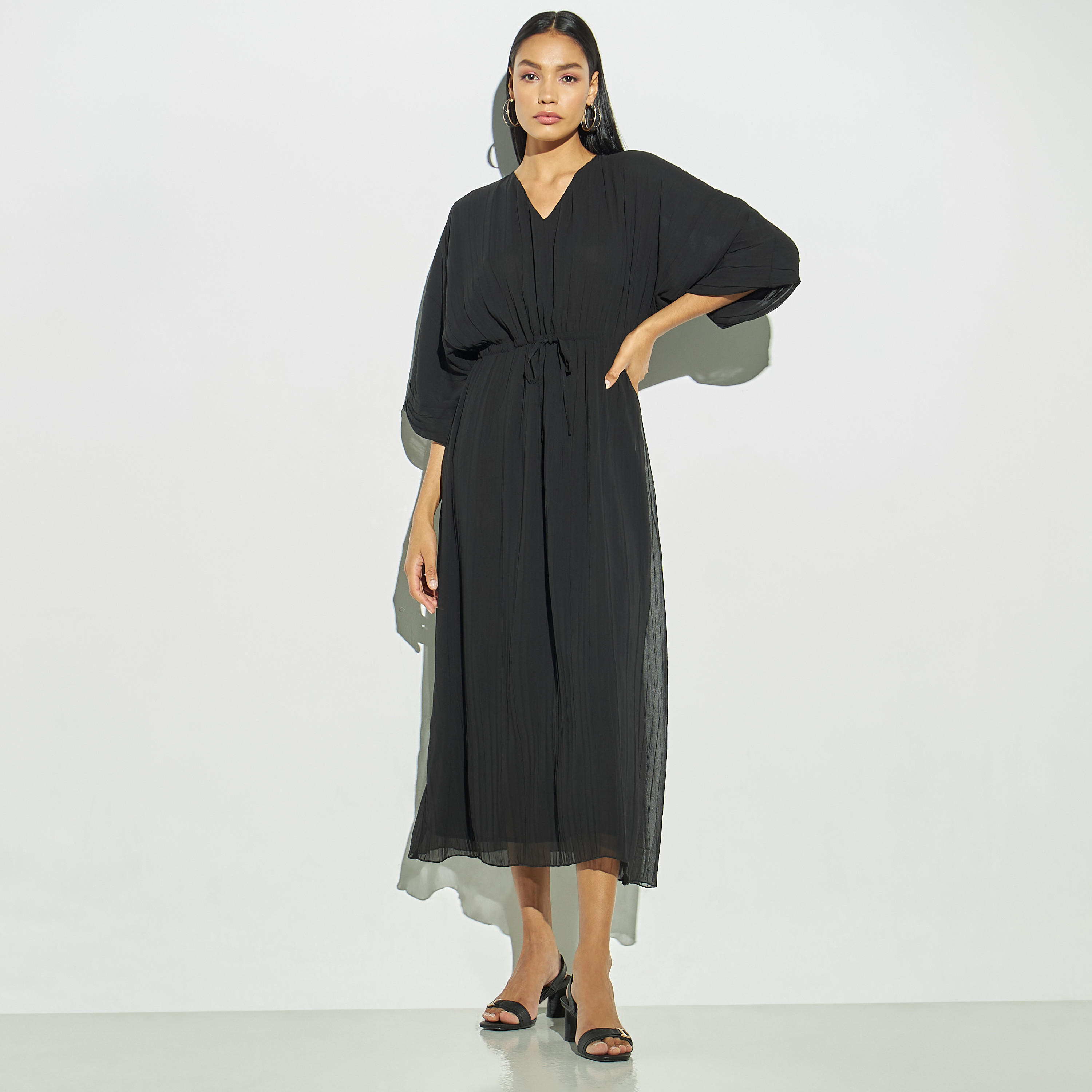 فستان قفطان بكسرات وياقة V من أيكونيك-women-clothing-dresses-image-1