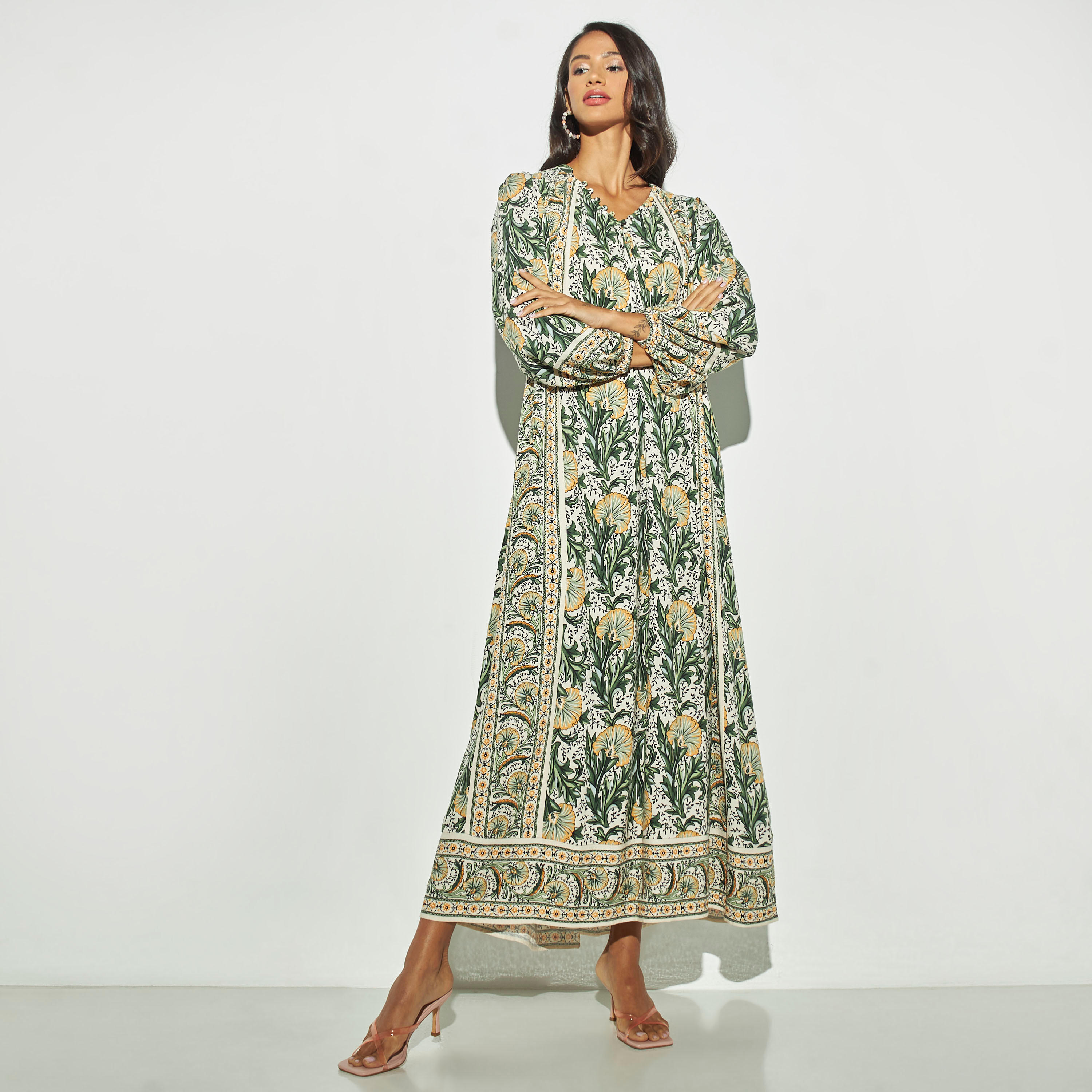 فستان طويل بياقة V وطبعات زهرية من آيكونيك-women-clothing-dresses-image-2
