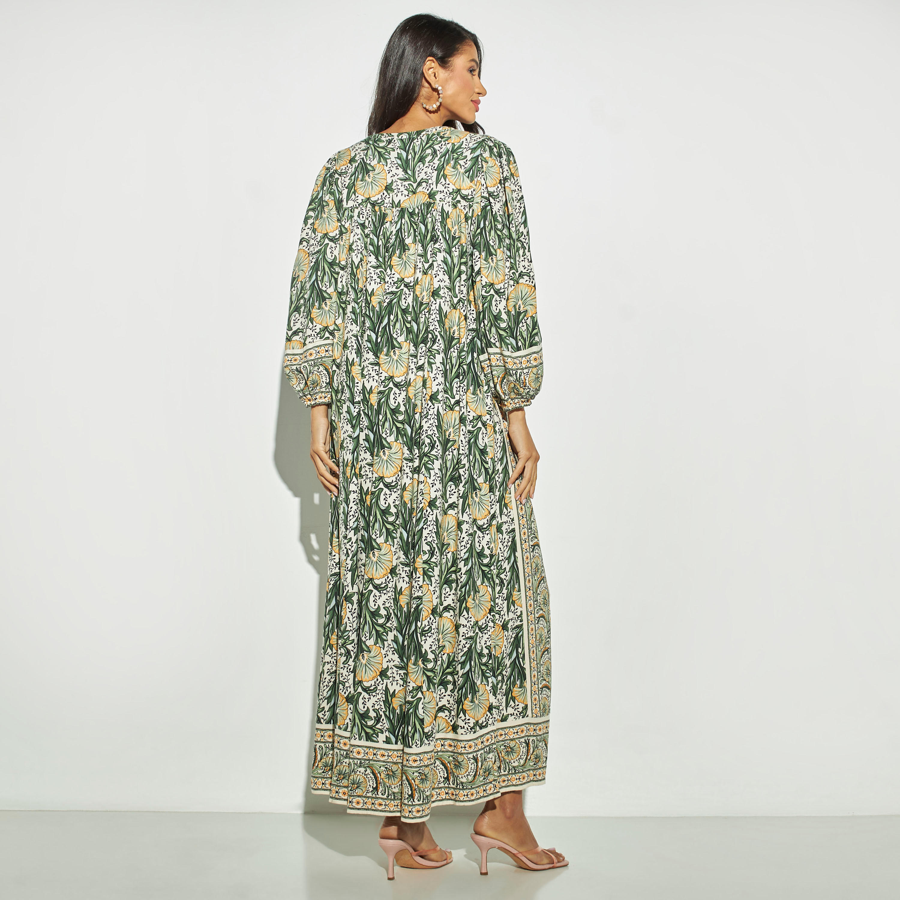 فستان طويل بياقة V وطبعات زهرية من آيكونيك-women-clothing-dresses-image-3