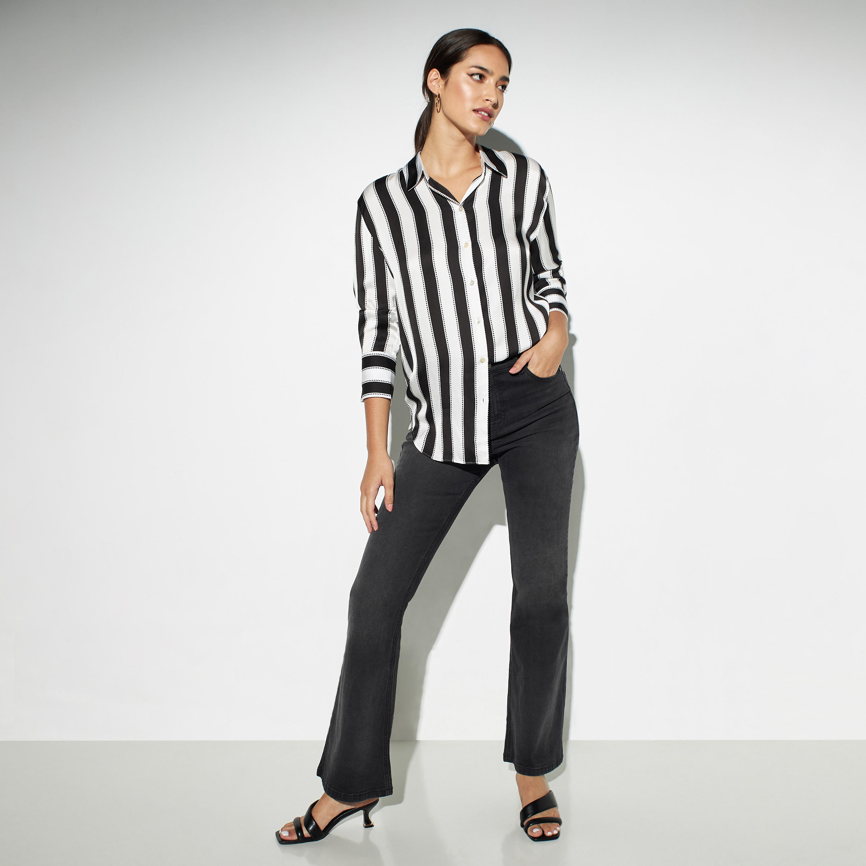 قميص مقلّم فضفاض بأكمام طويلة من آيكونيك-women-clothing-shirtsandblouses-shirts-image-2