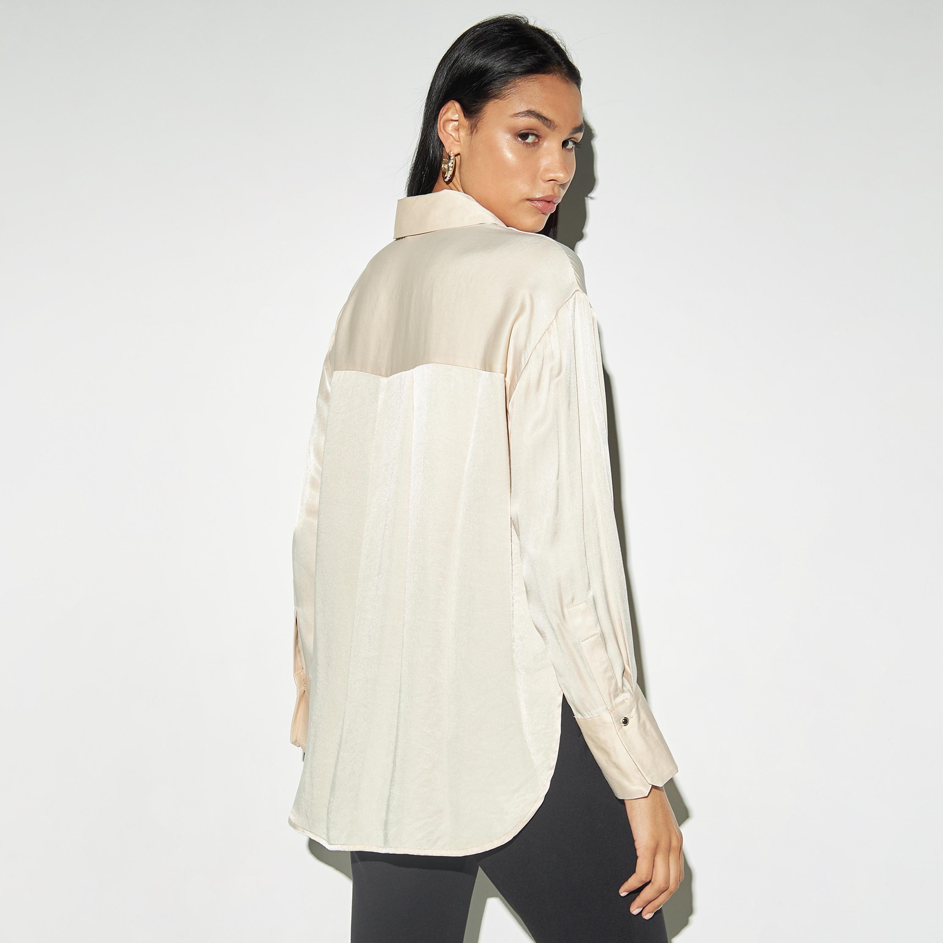 قميص بأكمام طويلة وأزرار من آيكونك-women-clothing-shirtsandblouses-shirts-image-3