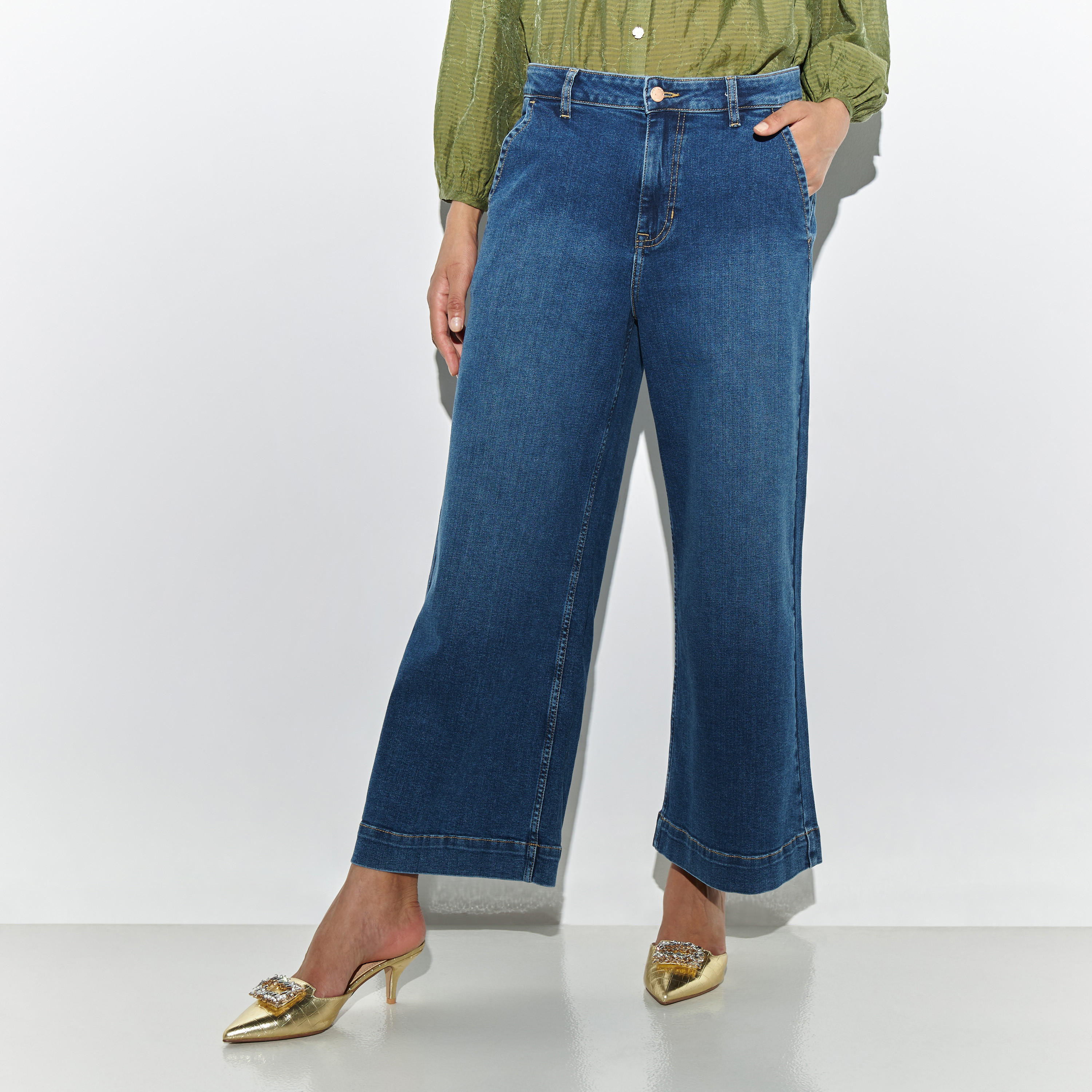 بنطلون جينز واسع الساقين بجيوب من آيكونيك-women-clothing-bottoms-jeans-image-4