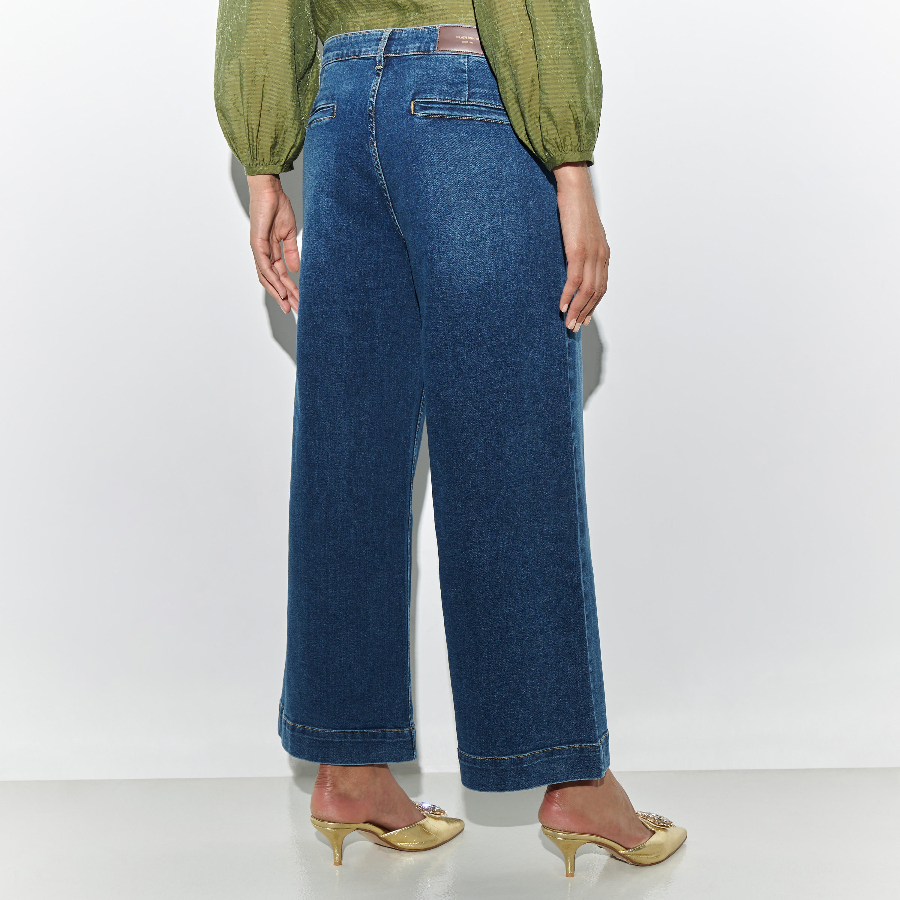 بنطلون جينز واسع الساقين بجيوب من آيكونيك-women-clothing-bottoms-jeans-image-2
