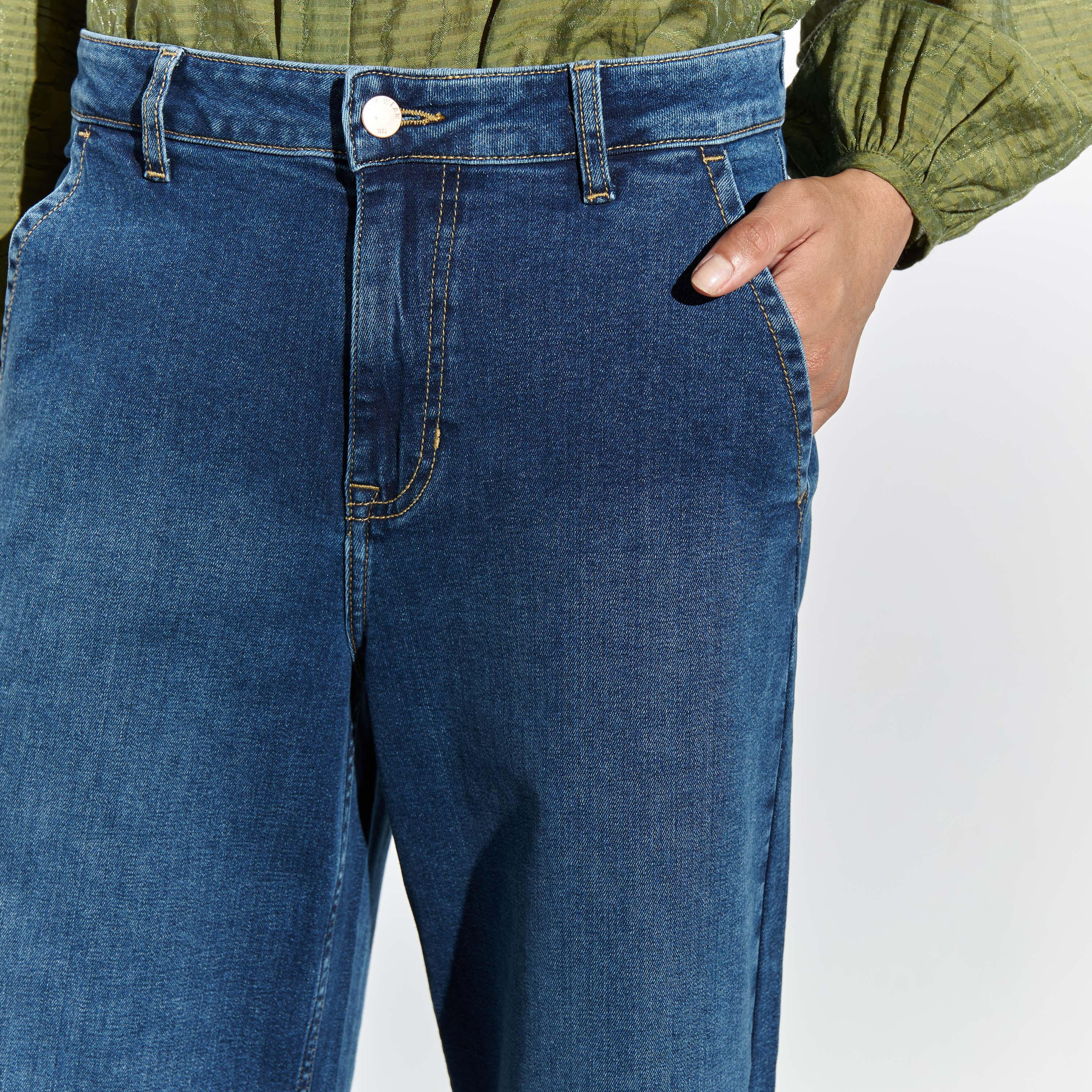 بنطلون جينز واسع الساقين بجيوب من آيكونيك-women-clothing-bottoms-jeans-image-1