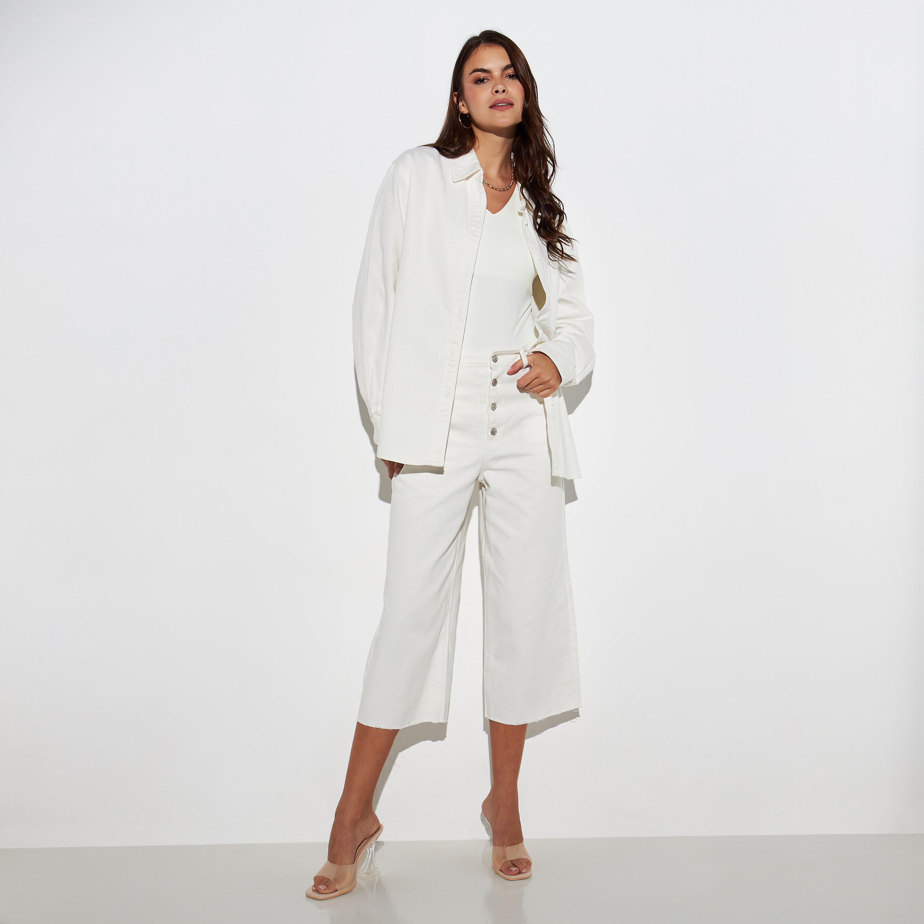 قميص دنيم فضفاض طويل سادة بجيب من آيكونيك-women-clothing-shirtsandblouses-shirts-image-3