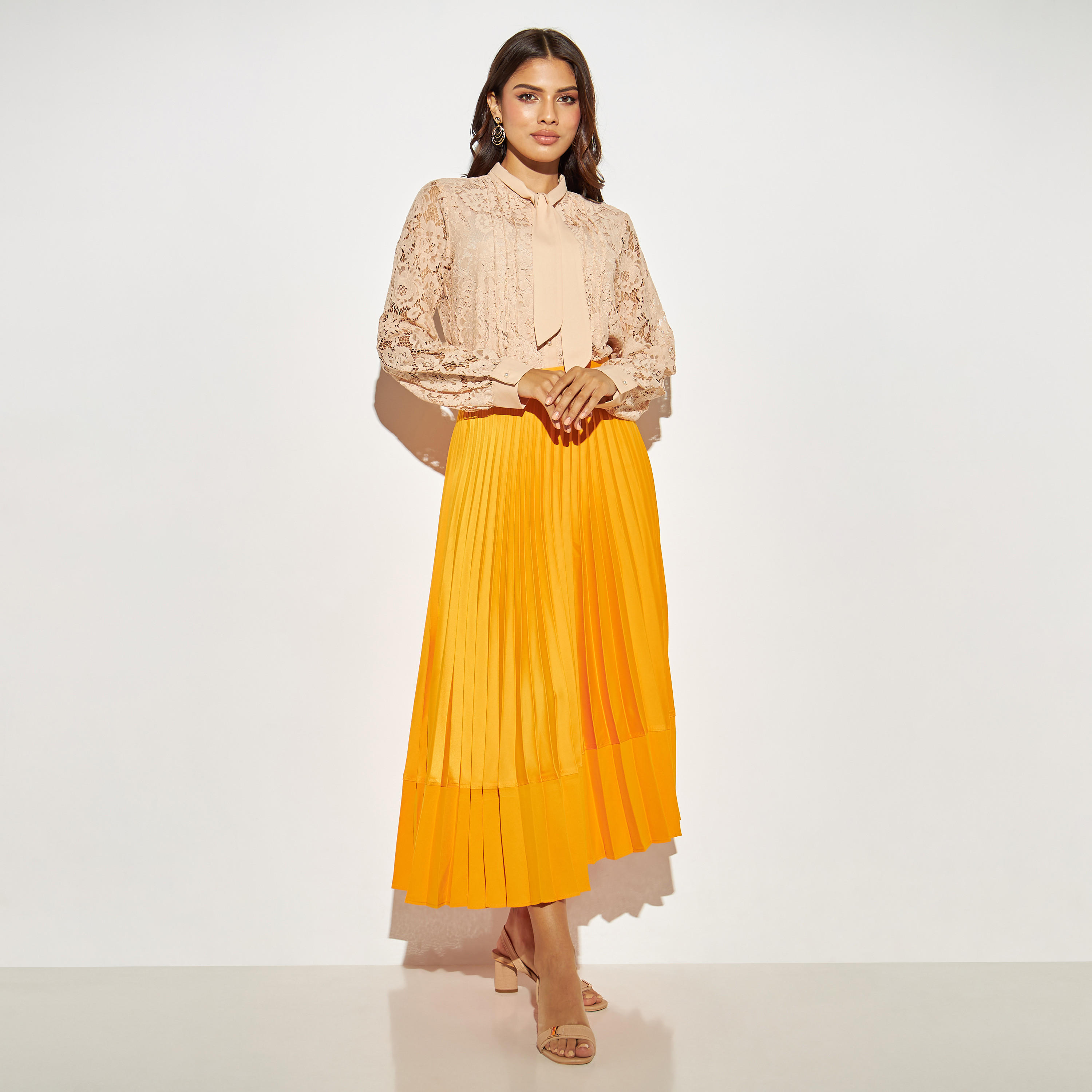 تنّورة إيه لاين طويلة بثنايا وسحّاب إغلاق من أيكونيك-women-clothing-bottoms-skirts-image-2