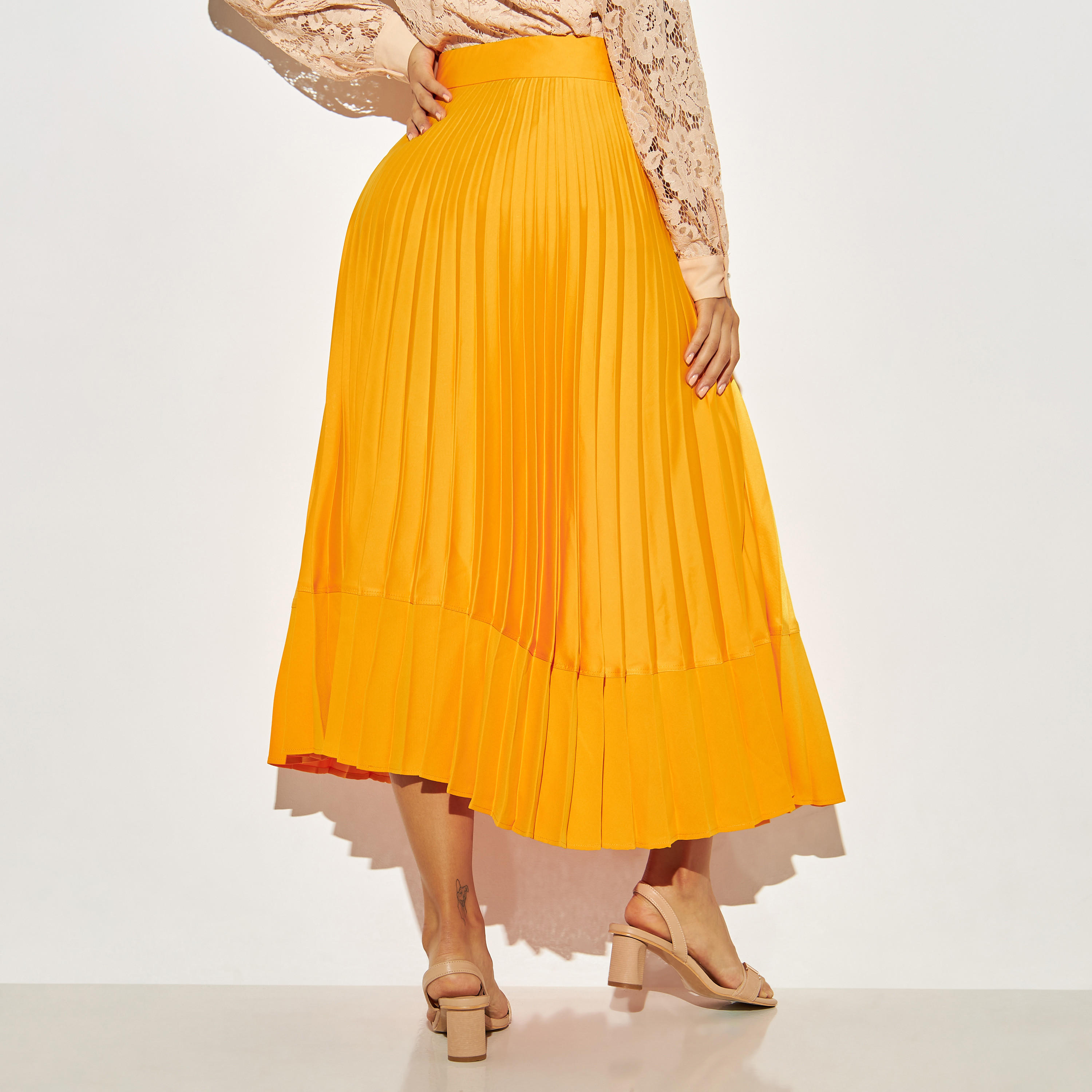تنّورة إيه لاين طويلة بثنايا وسحّاب إغلاق من أيكونيك-women-clothing-bottoms-skirts-image-3