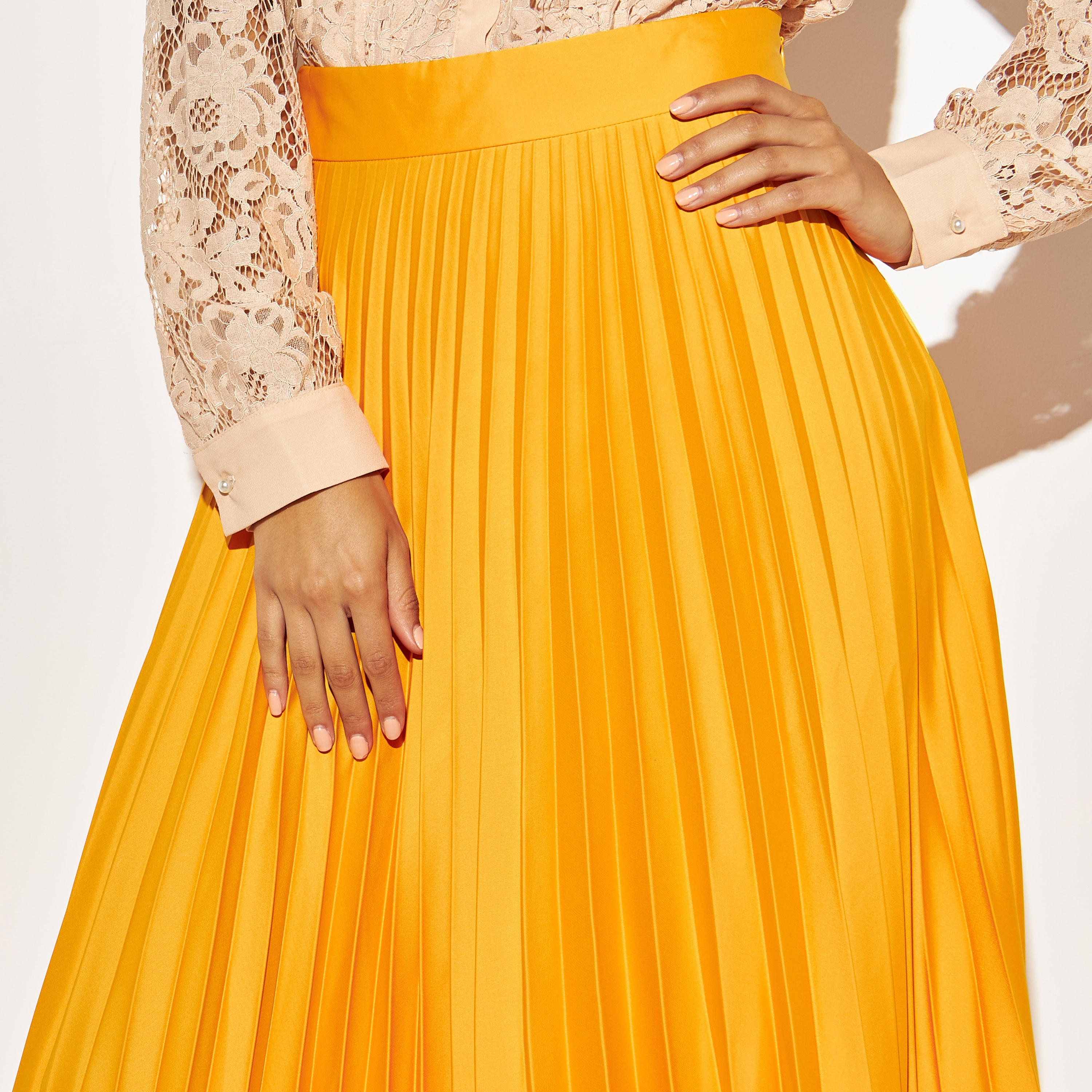 تنّورة إيه لاين طويلة بثنايا وسحّاب إغلاق من أيكونيك-women-clothing-bottoms-skirts-image-4