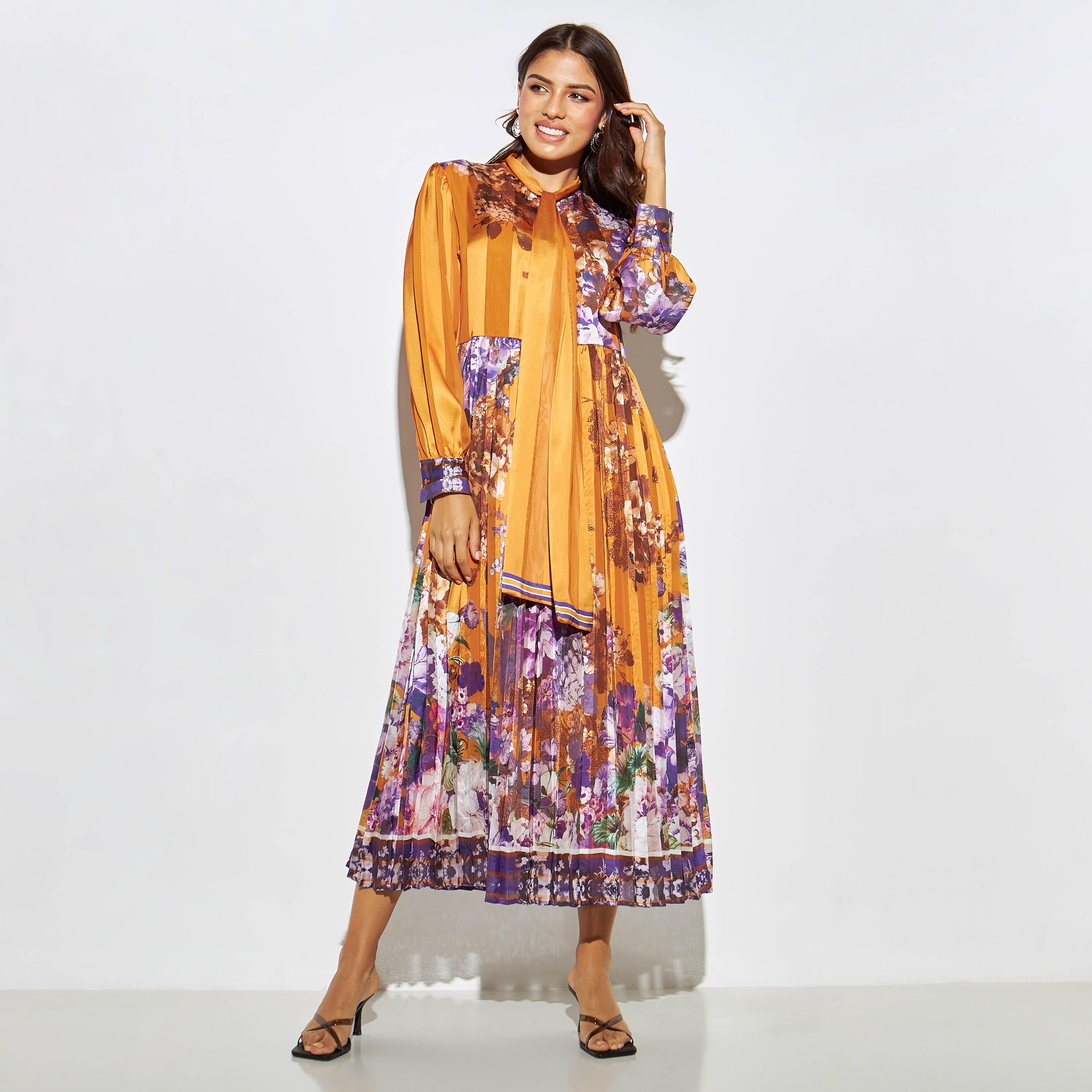 فستان إيه لاين طويل بكسرات وطبعات أزهار وأربطة وأكمام طويلة من آيكونيك-women-clothing-dresses-image-2