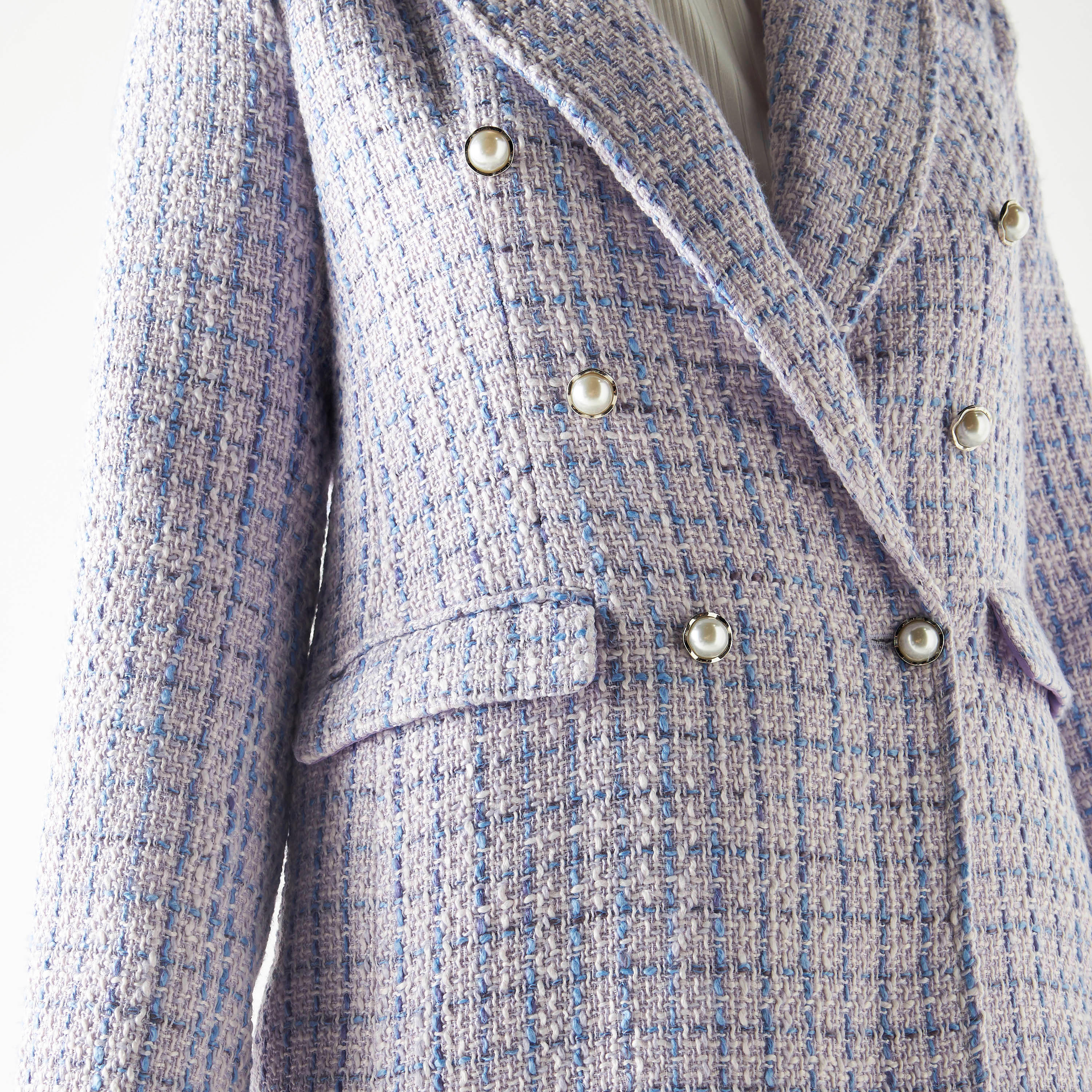 Iconic Textured Blazer with Notch Lapel and Pockets-women-clothing-coatsandjackets-blazers-image-4