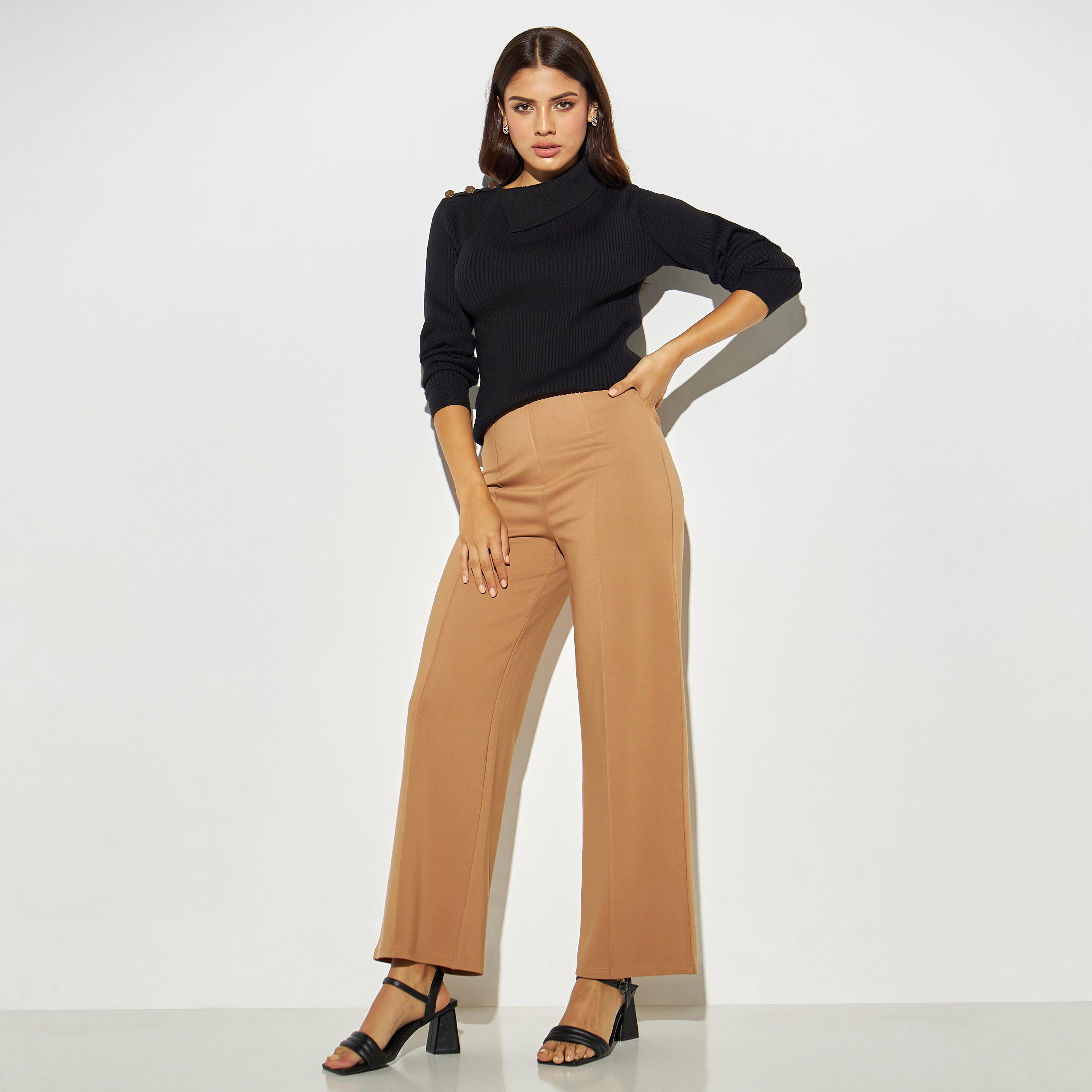 كنزة بارزة الملمس بأكمام طويلة وتفاصيل أزرار من أيكونيك-women-clothing-cardigansandjumpers-jumpers-image-2