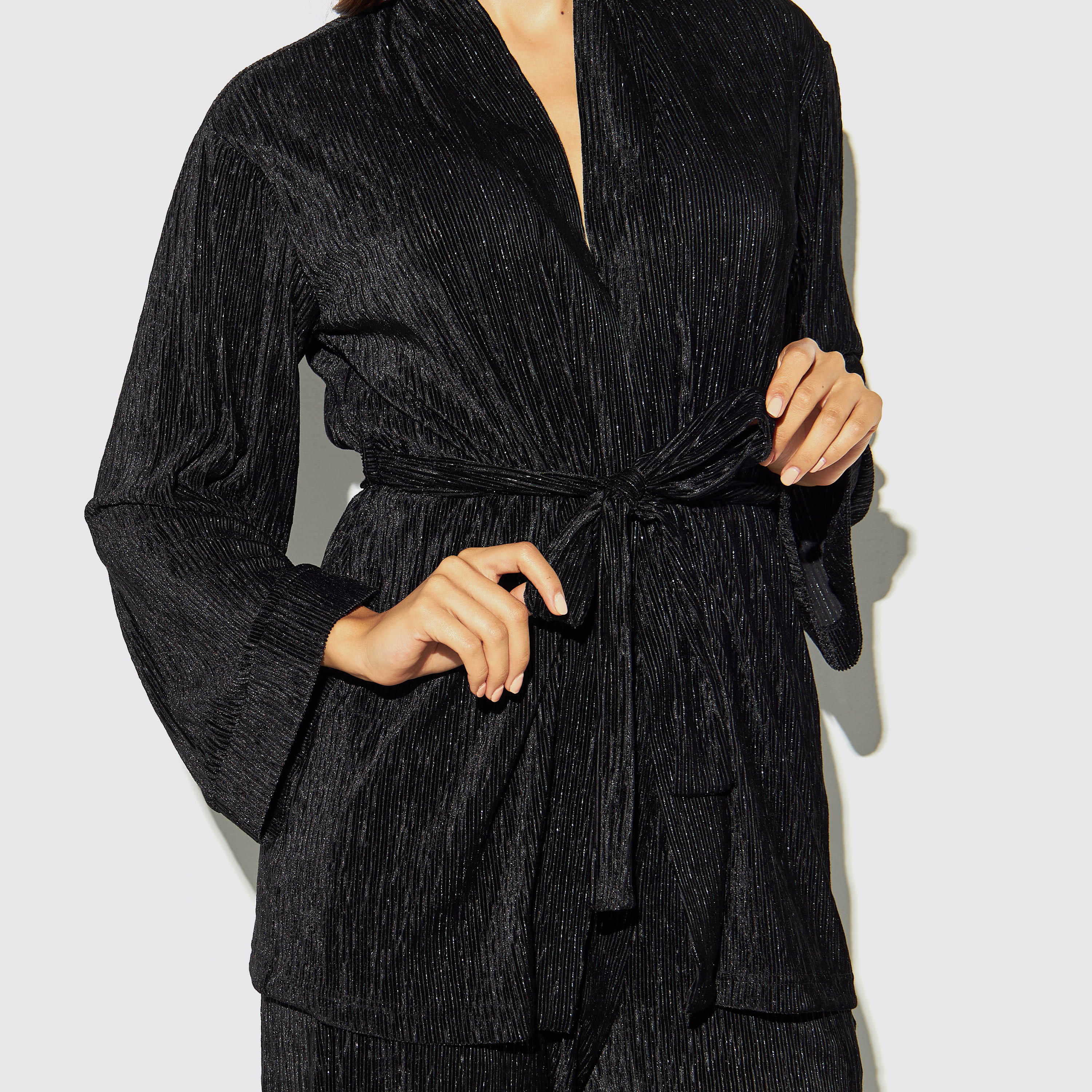 كيمونو بارز الملمس بحزام من آيكونك-women-clothing-shirtsandblouses-blouses-image-1