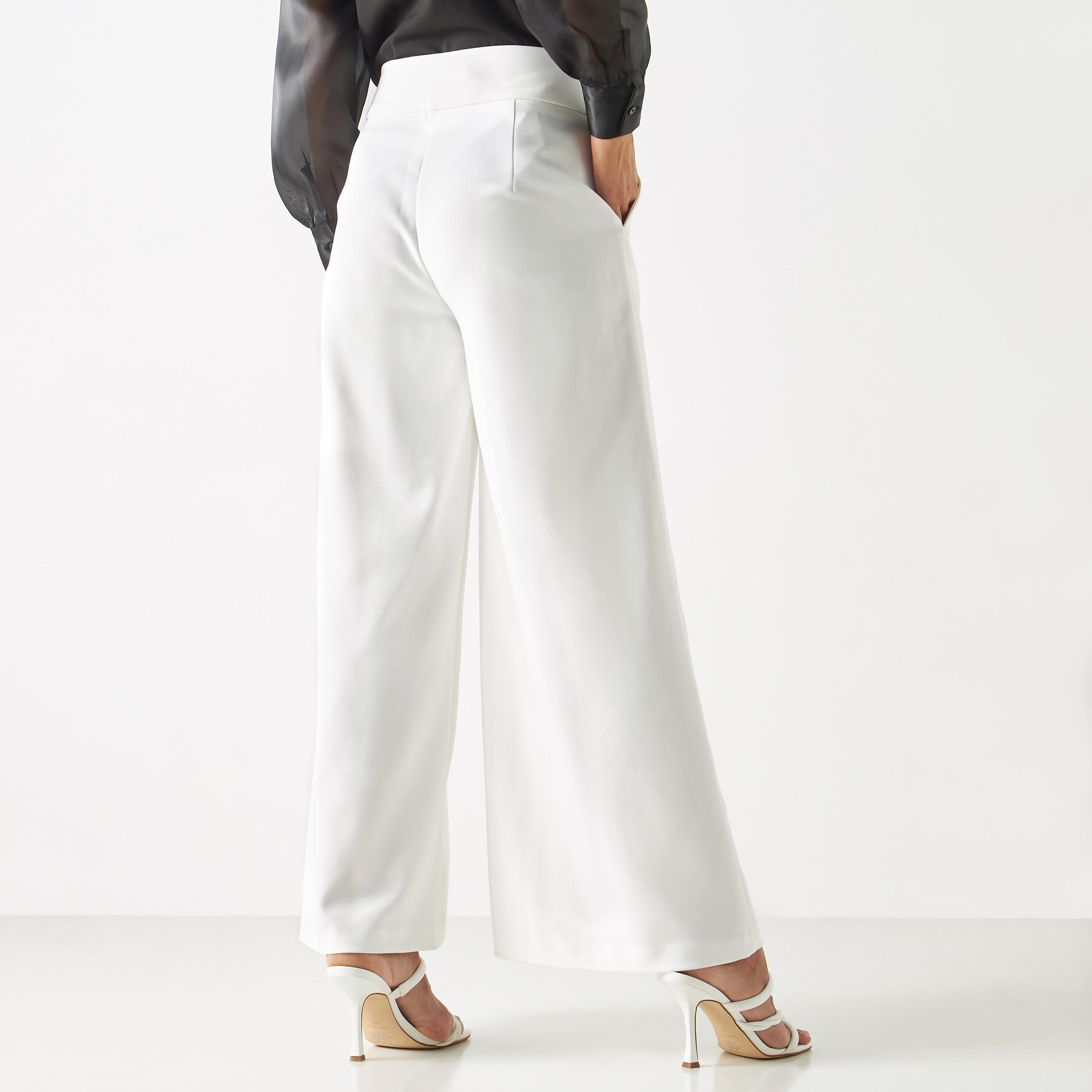 بنطلون سادة واسع الساقين بجيوب من آيكونك-women-clothing-bottoms-trousers-image-2