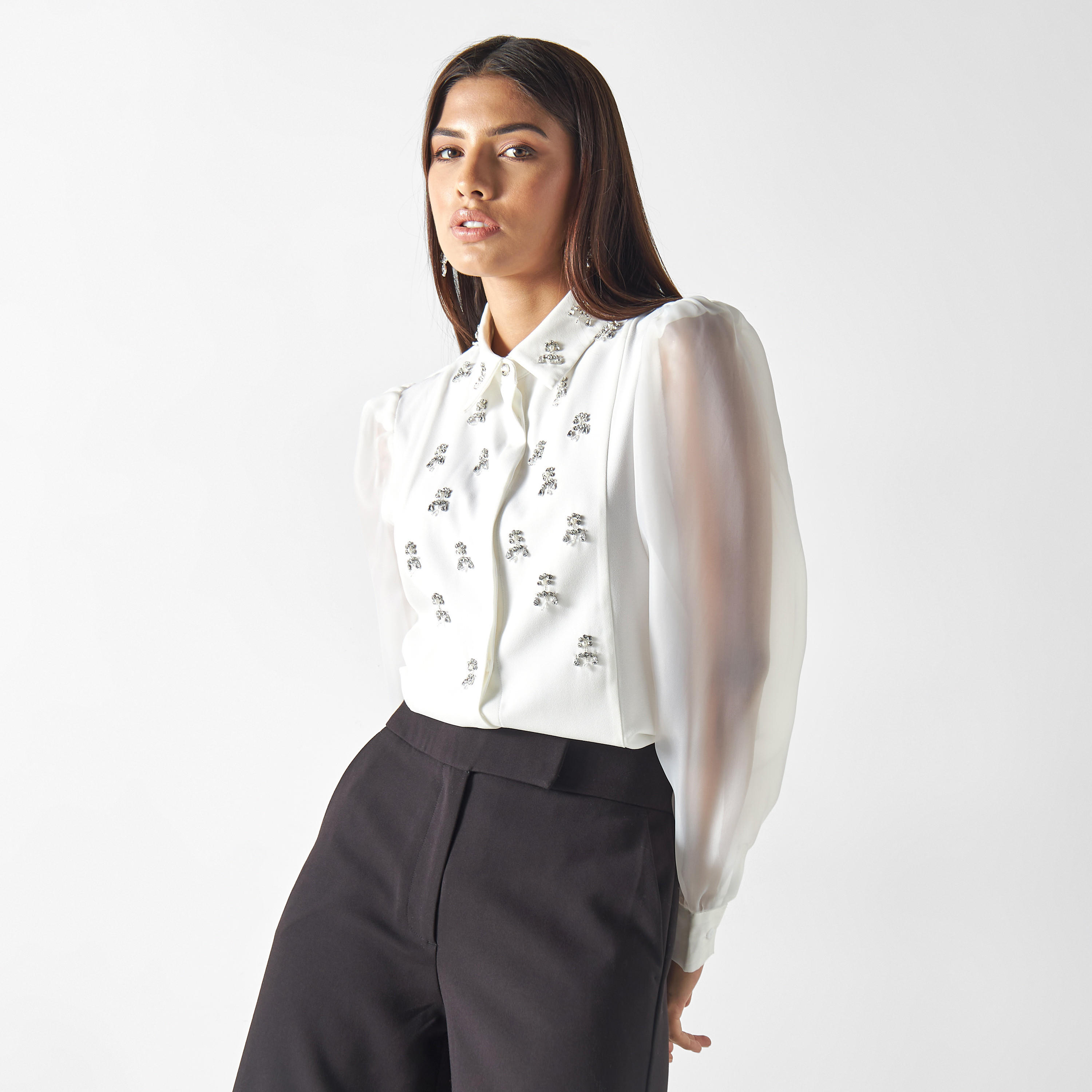 قميص مزيّن بقصة عادية وأكمام منفوخة من آيكونيك-women-clothing-shirtsandblouses-shirts-image-1